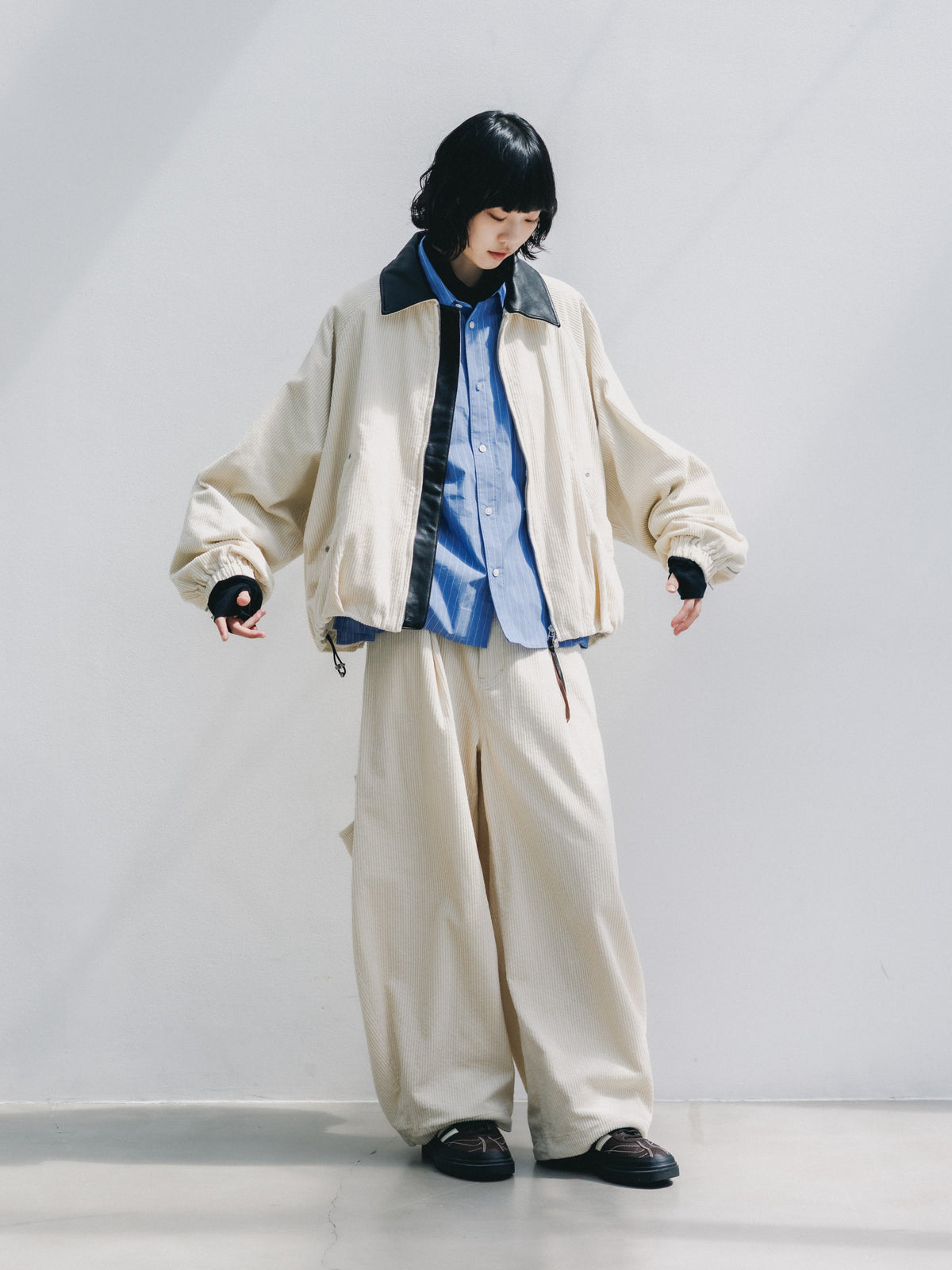 【10.21 WED 20:00- IN STOCK】 LEATHER COLLAR CORDUROY CITY UTILITY BALLOON JACKET (OFF WHITE)