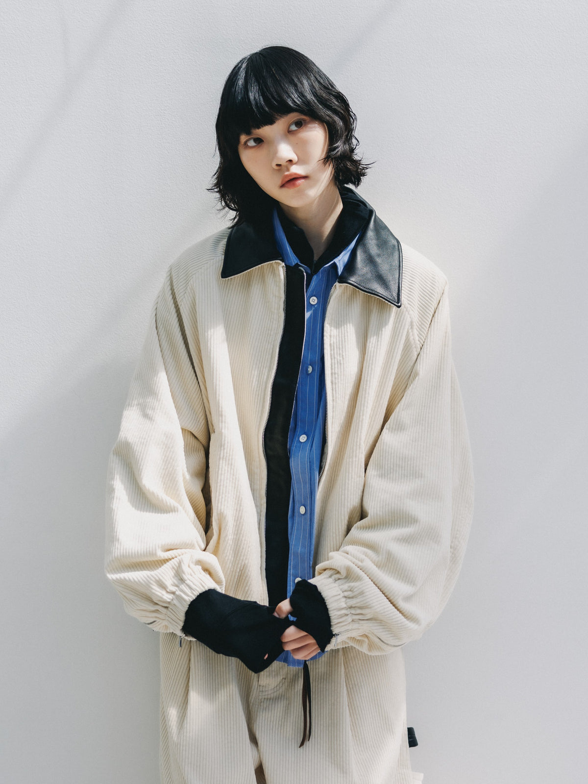 【10.21 WED 20:00- IN STOCK】 LEATHER COLLAR CORDUROY CITY UTILITY BALLOON JACKET (OFF WHITE)