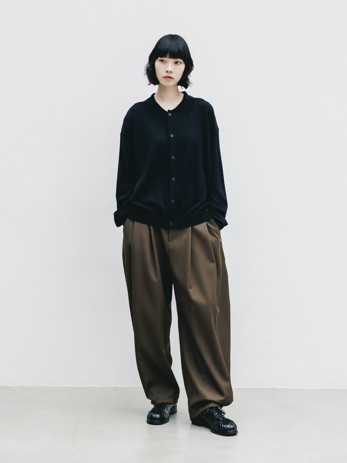 【10.21 WED 20:00- IN STOCK】 12G WOOL KNIT COLLARED CARDIGAN (BLACK)