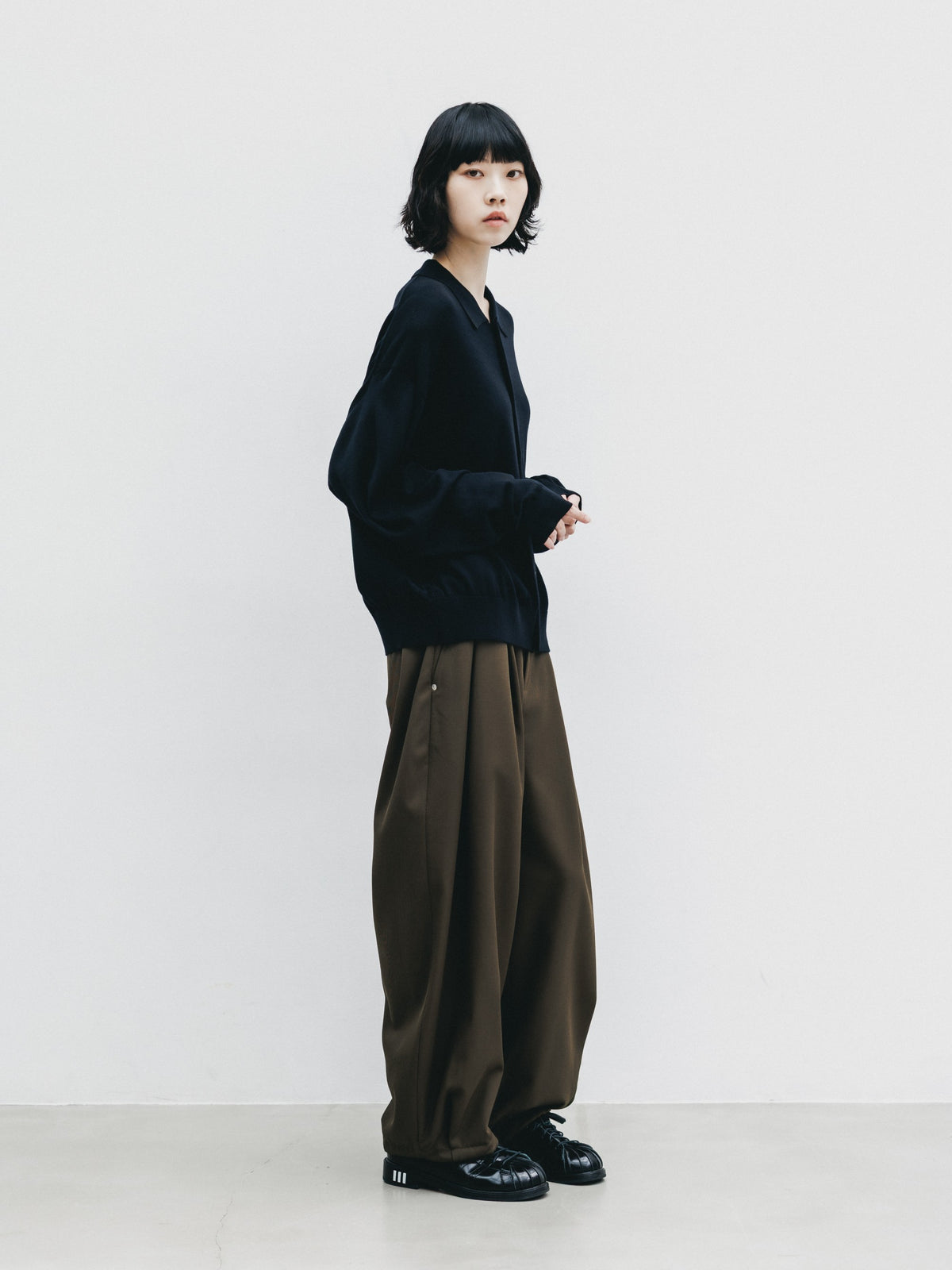 【10.21 WED 20:00- IN STOCK】 12G WOOL KNIT COLLARED CARDIGAN (BLACK)