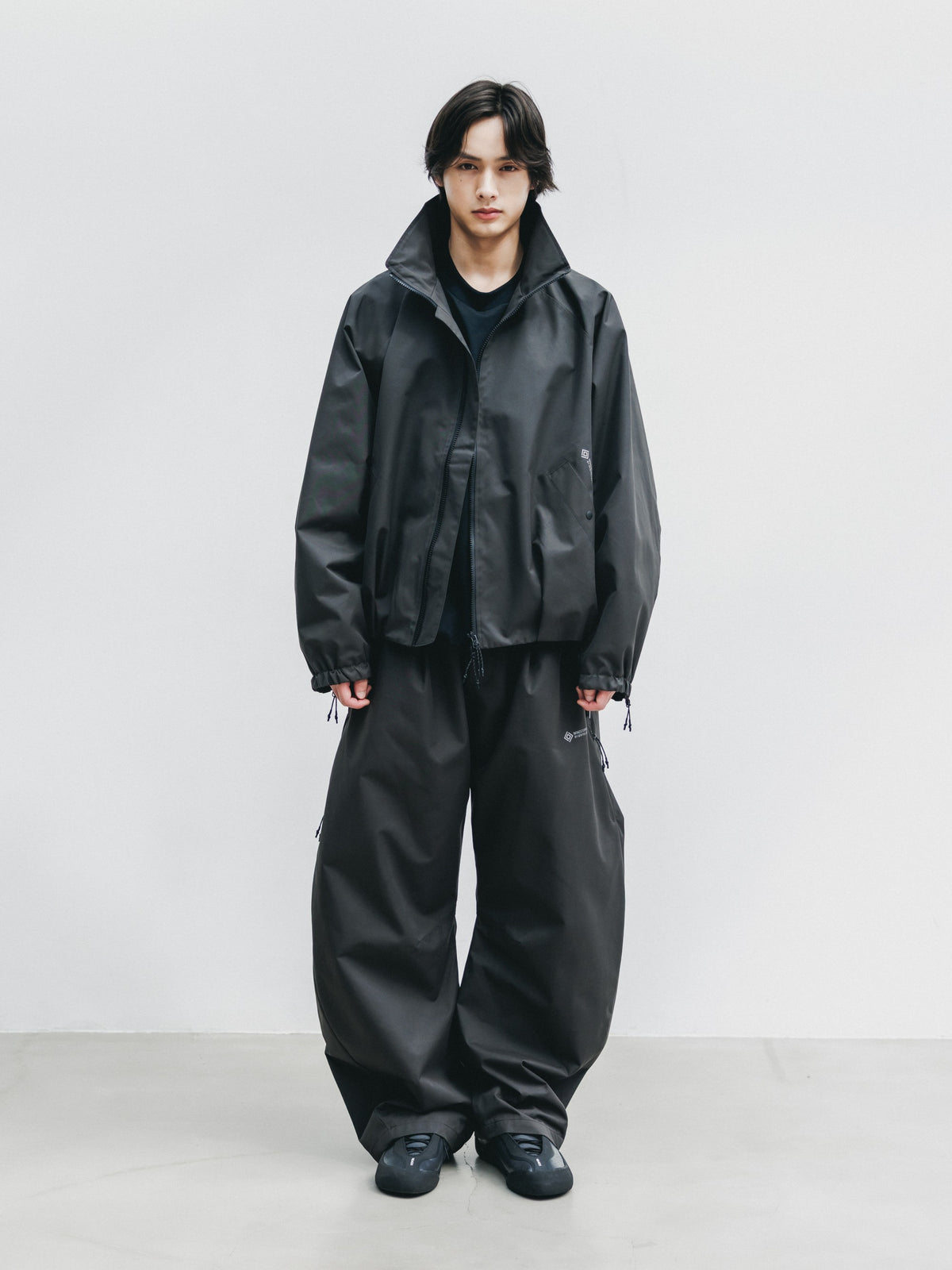 【10.17 SAT 20:00- IN STOCK】 +phenix WINDSTOPPER® by GORE-TEX LABS TWILL CITY STAND BALLOON UTILITY JACKET (SHADOW GRAY)