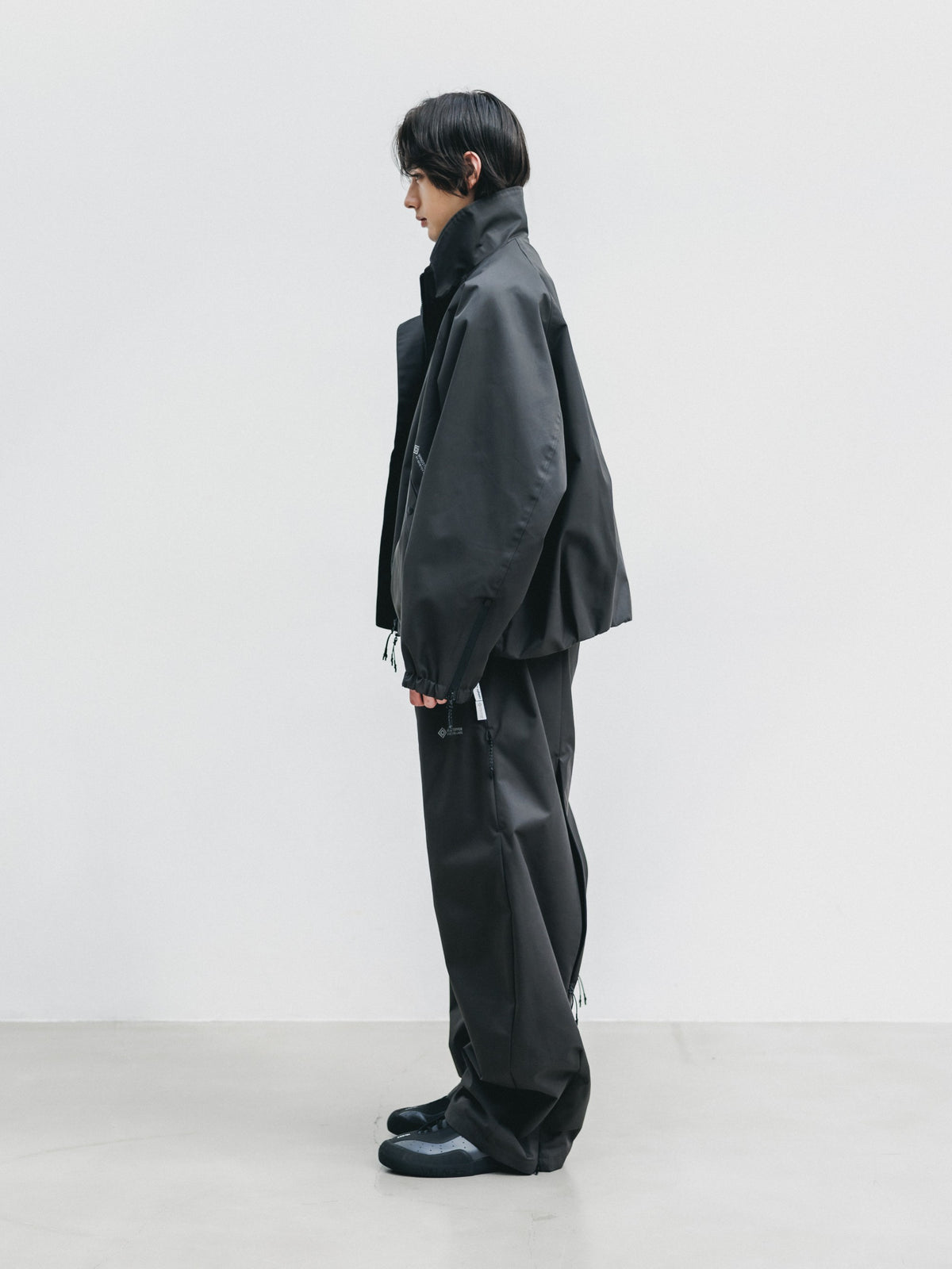 【10.17 SAT 20:00- IN STOCK】 +phenix WINDSTOPPER® by GORE-TEX LABS TWILL CITY STAND BALLOON UTILITY JACKET (SHADOW GRAY)