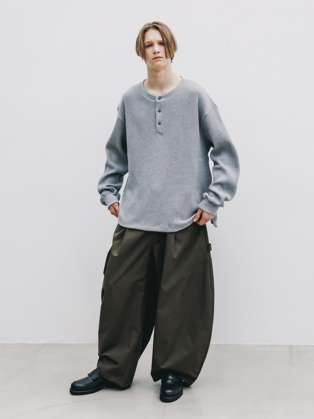 【10.28 WED 20:00- IN STOCK】 THERMAL HENLEY NECK L/S T-SHIRT WITH DRAWSTRINGS (GRAY)