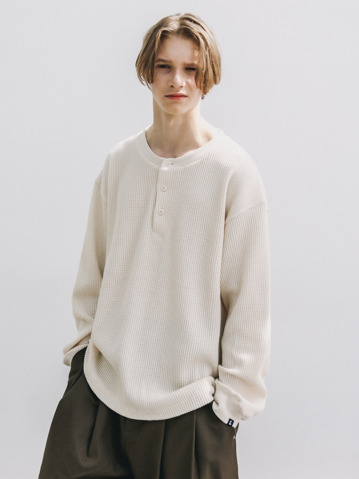 【10.28 WED 20:00- IN STOCK】 THERMAL HENLEY NECK L/S T-SHIRT WITH DRAWSTRINGS (IVORY)