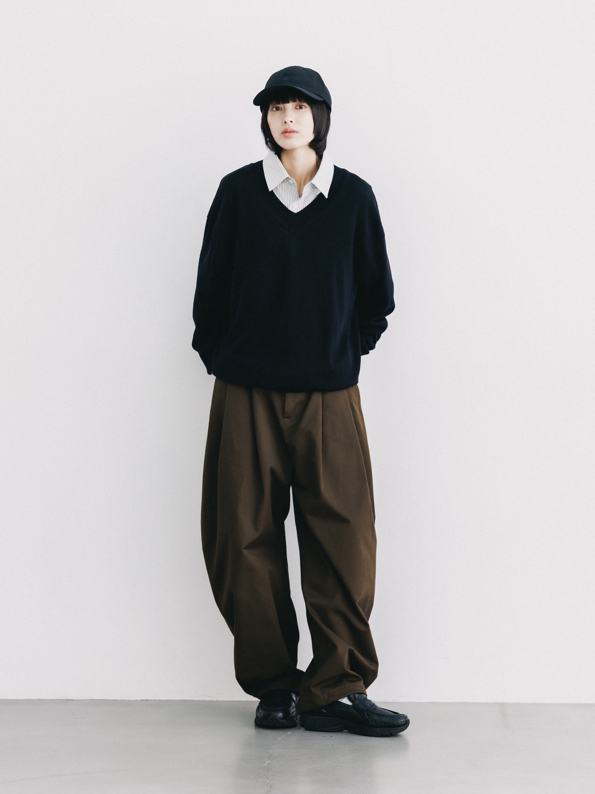 【10.31 SAT 20:00- IN STOCK】 12G WOOL V-NECK KNIT PULLOVER (BLACK)
