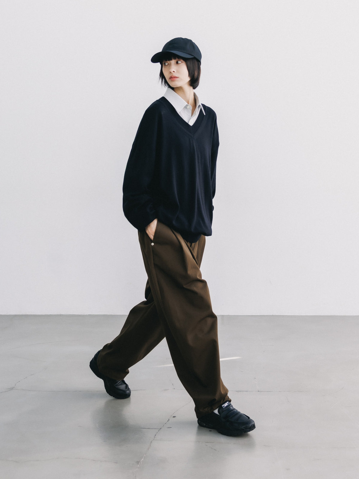 【10.31 SAT 20:00- IN STOCK】 12G WOOL V-NECK KNIT PULLOVER (BLACK)