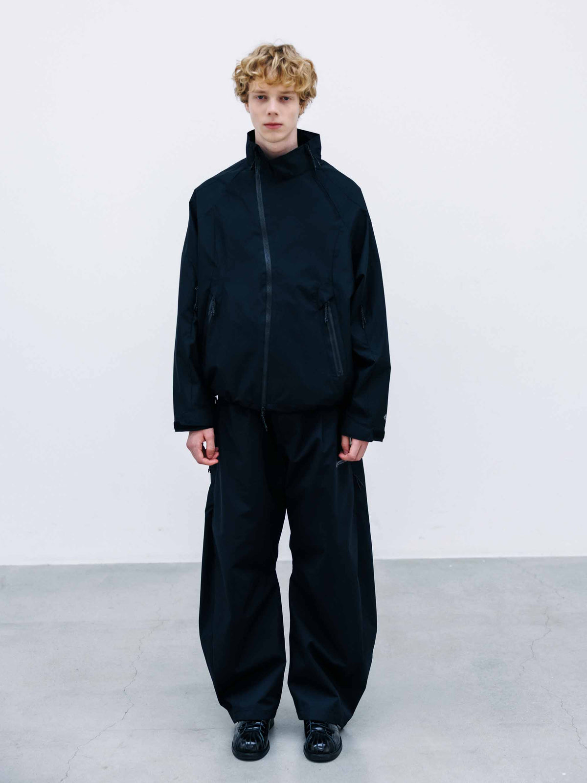 【9.26 SAT 20:00- IN STOCK】+phenix WINDSTOPPER® by GORE-TEX LABS CITY SIDEWINDER JACKET (BLACK)