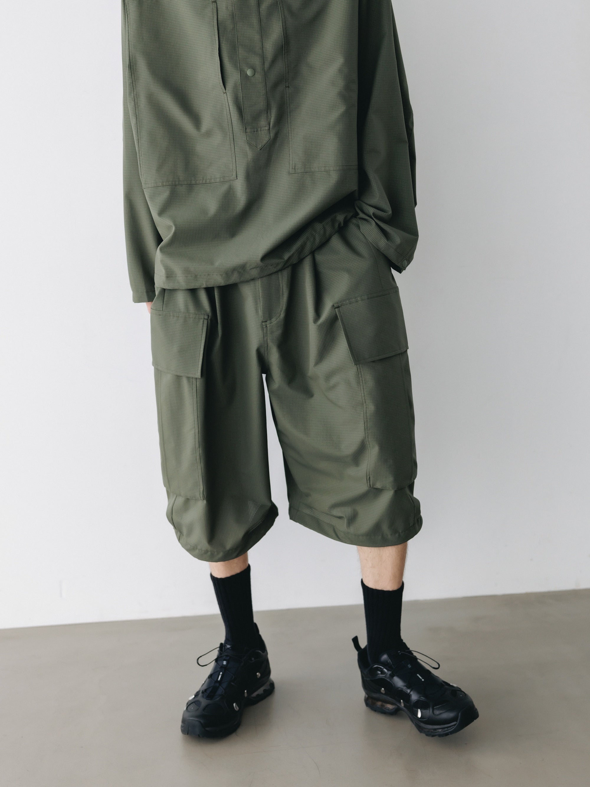 【4.11 SAT 20:00- IN STOCK】COOLDOTS® CITY MEGA POCKET BALLOON CARGO HALF PANTS (OLIVE)