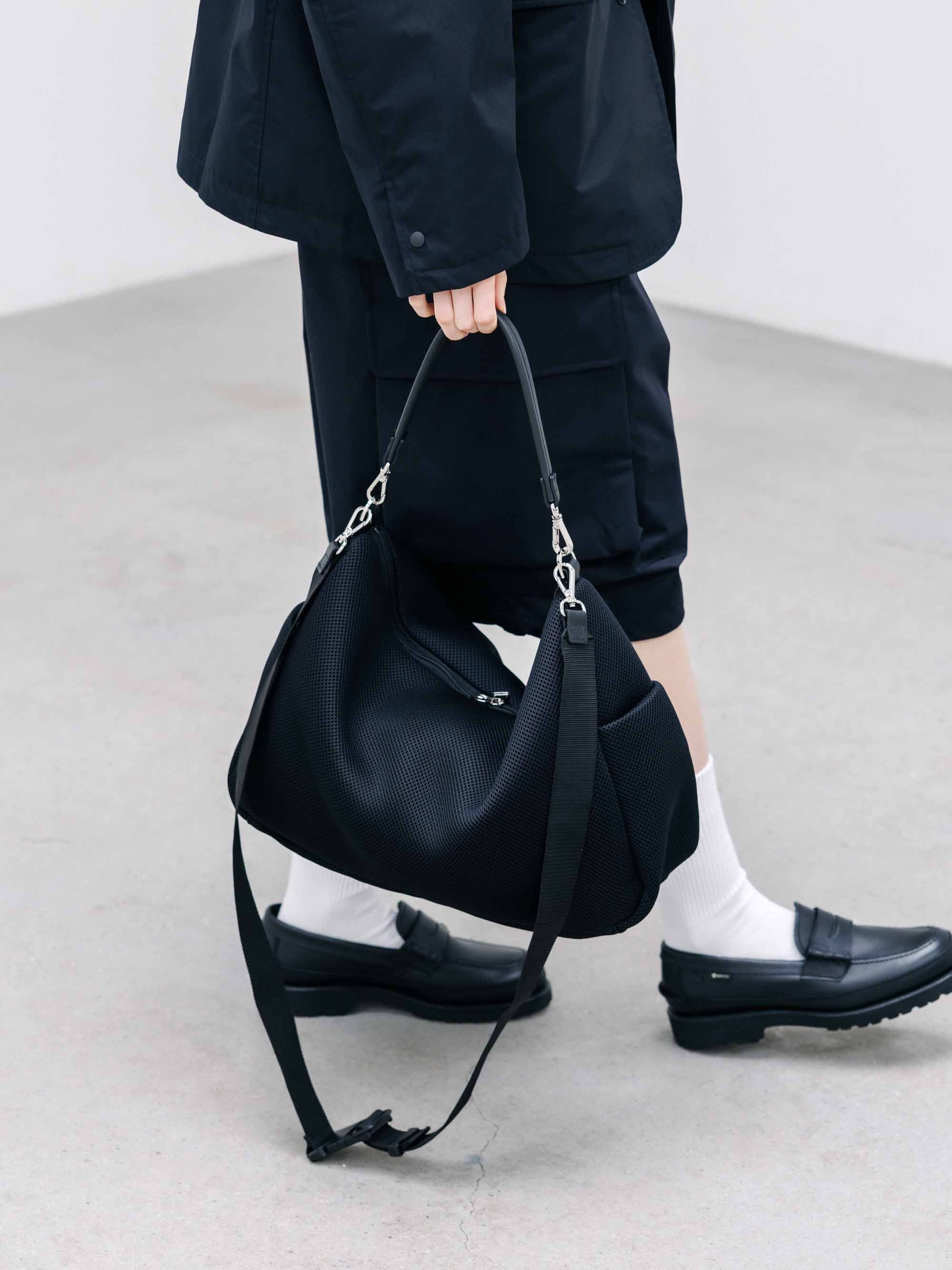 【9.12 SAT 20:00- IN STOCK】W-MESH DAYOFF BAG LARGE (BLACK)