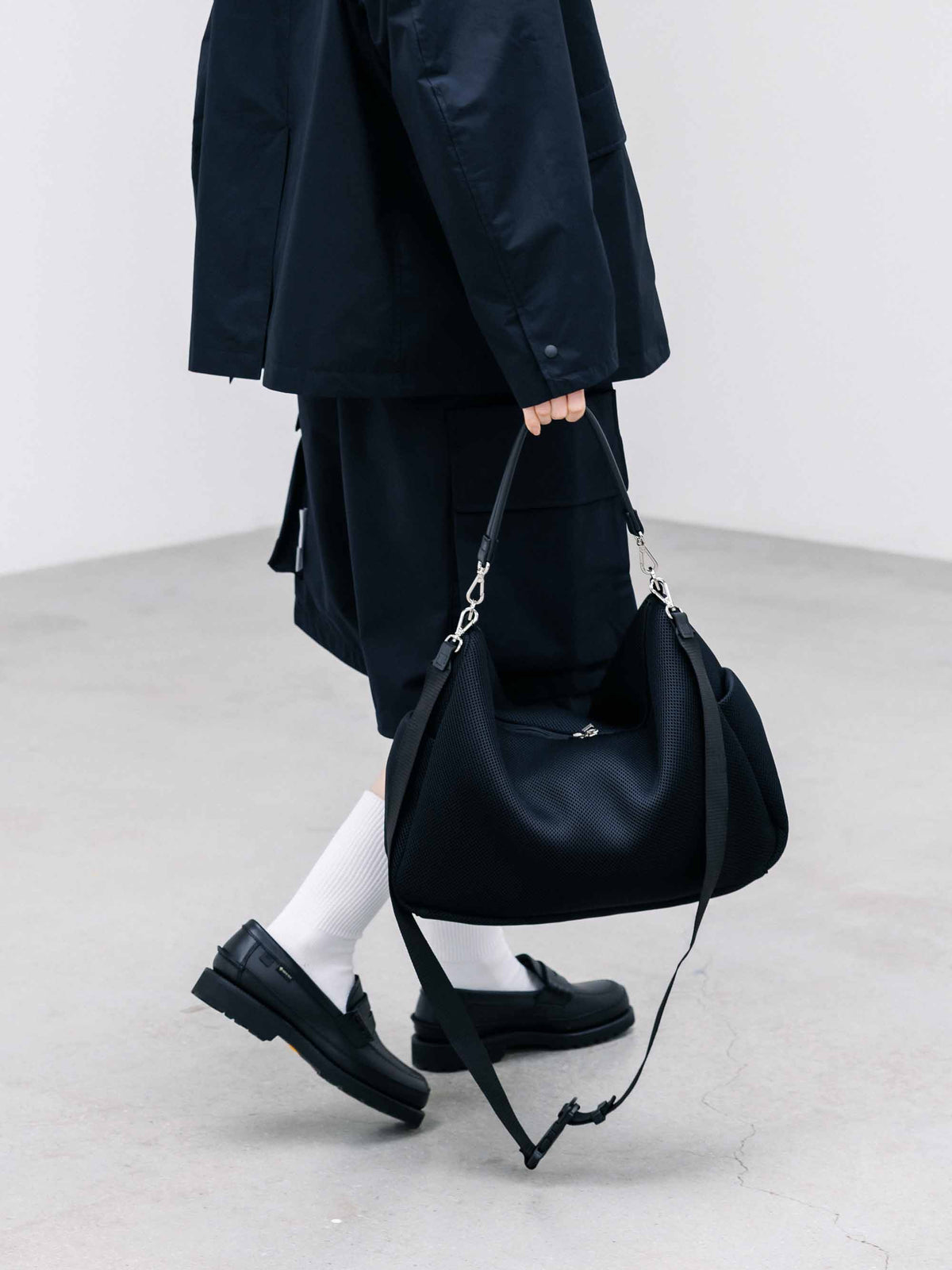 【9.12 SAT 20:00- IN STOCK】W-MESH DAYOFF BAG LARGE (BLACK)