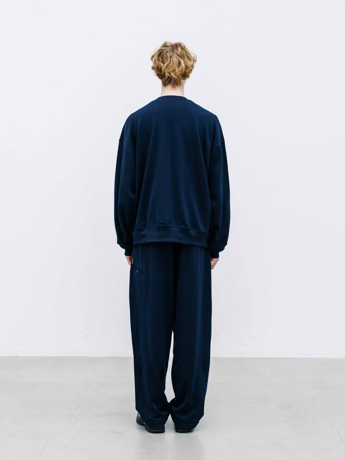 【10.14 WED 20:00- IN STOCK】 WOOL SWEAT CREW NECK CARDIGAN (NAVY)