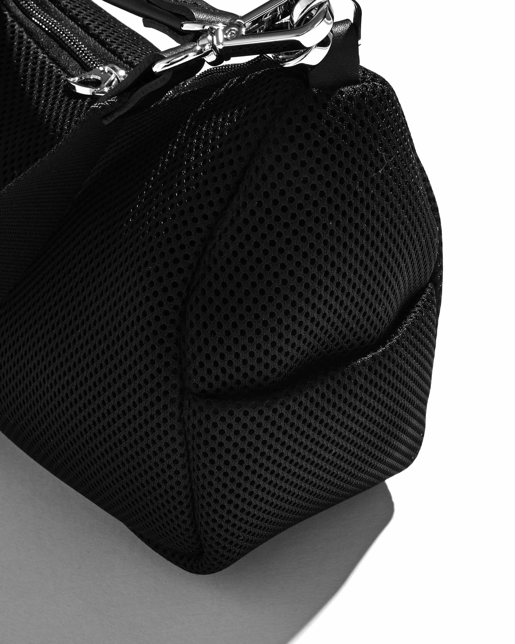 【9.12 SAT 20:00- IN STOCK】W-MESH DAYOFF BAG MINI (BLACK)