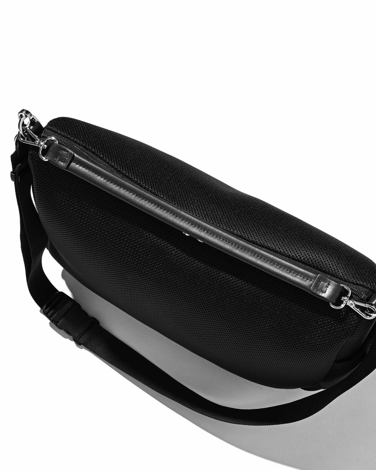 【9.12 SAT 20:00- IN STOCK】W-MESH DAYOFF BAG LARGE (BLACK)