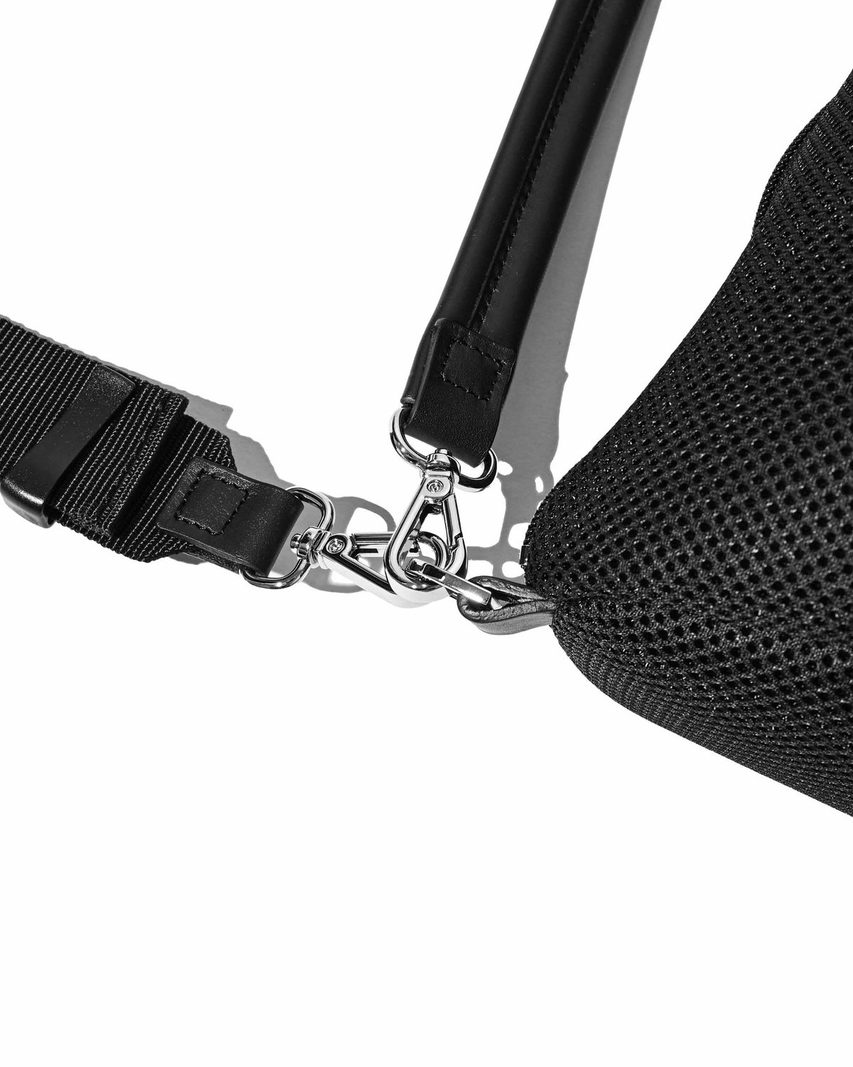 【9.12 SAT 20:00- IN STOCK】W-MESH DAYOFF BAG LARGE (BLACK)