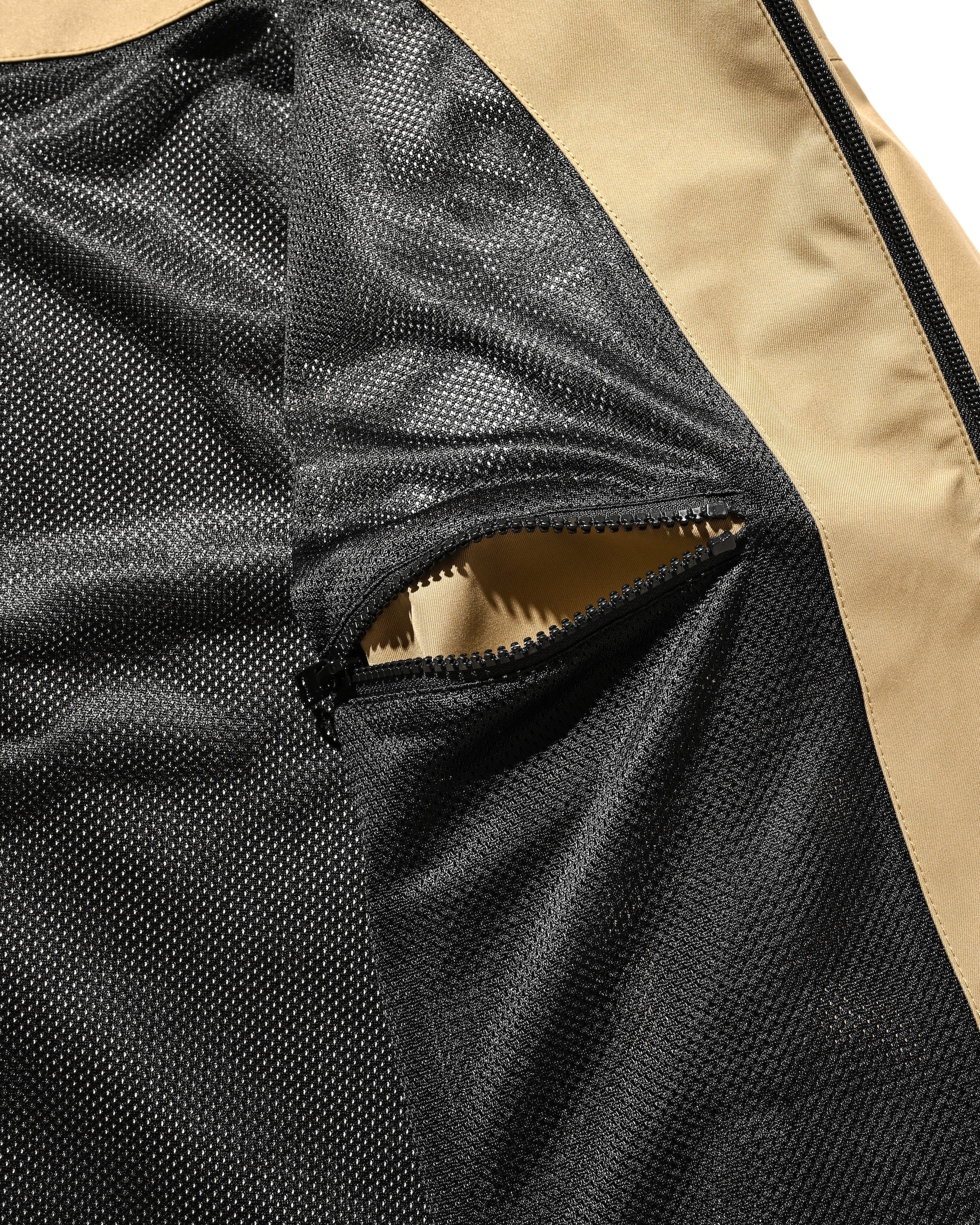 【9.24 WED 20:00- IN STOCK】+phenix WINDSTOPPER® by GORE-TEX LABS TWILL CITY WORKER JACKET (CARAMEL BEIGE)