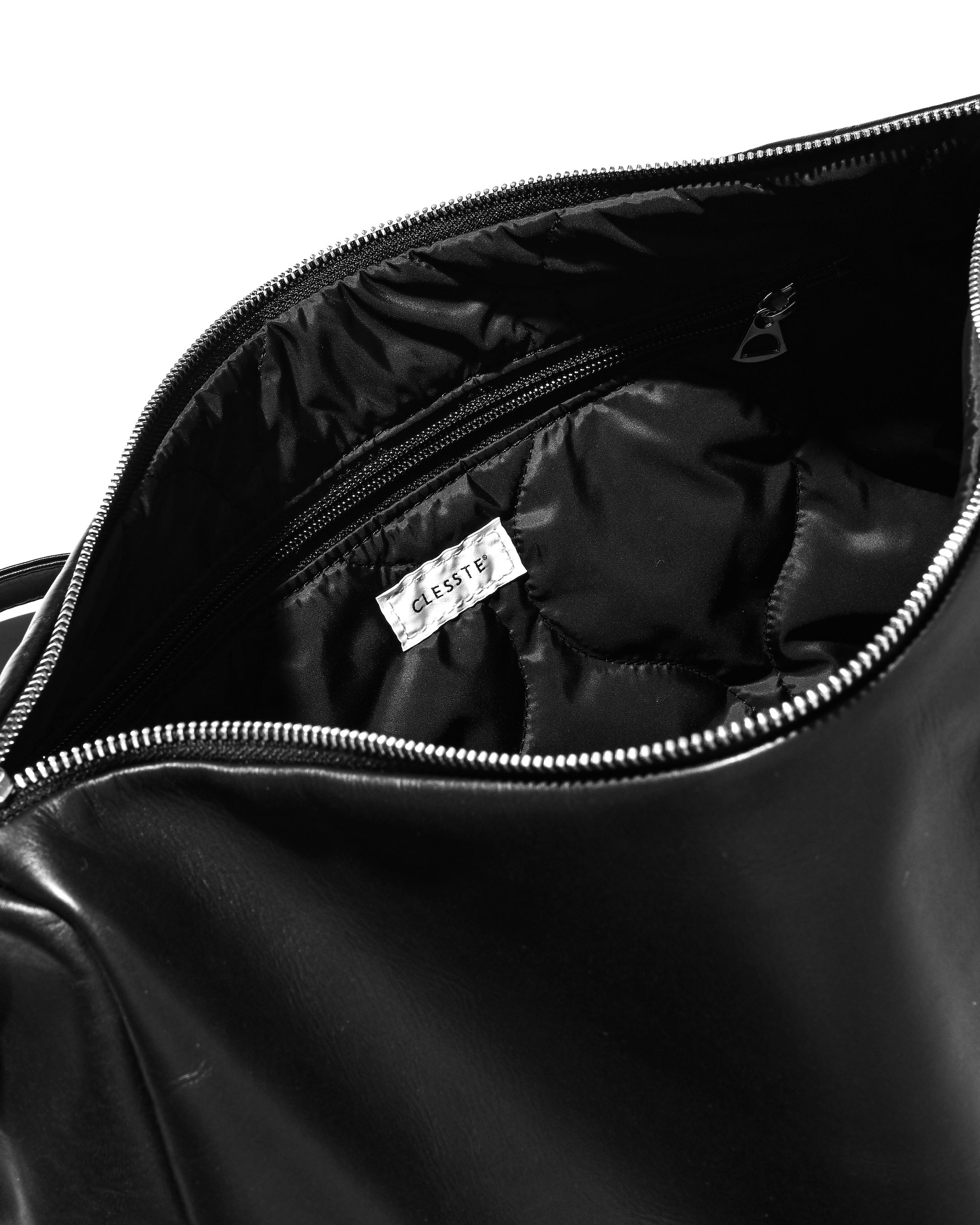 【6.17 WED 20:00- IN STOCK】LEATHER DAYOFF BAG LARGE (BLACK)