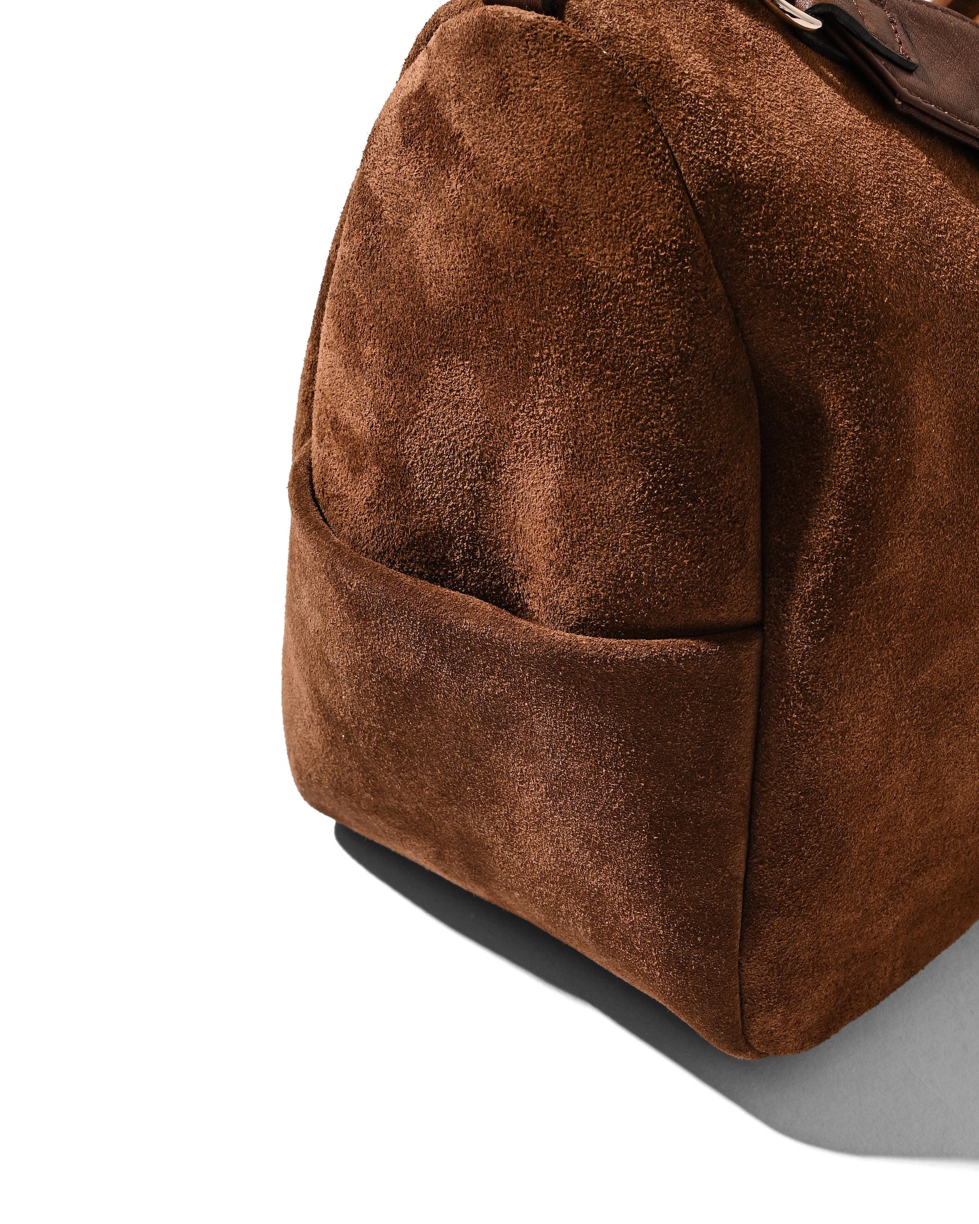 SUEDE DAYOFF BAG (BROWN)