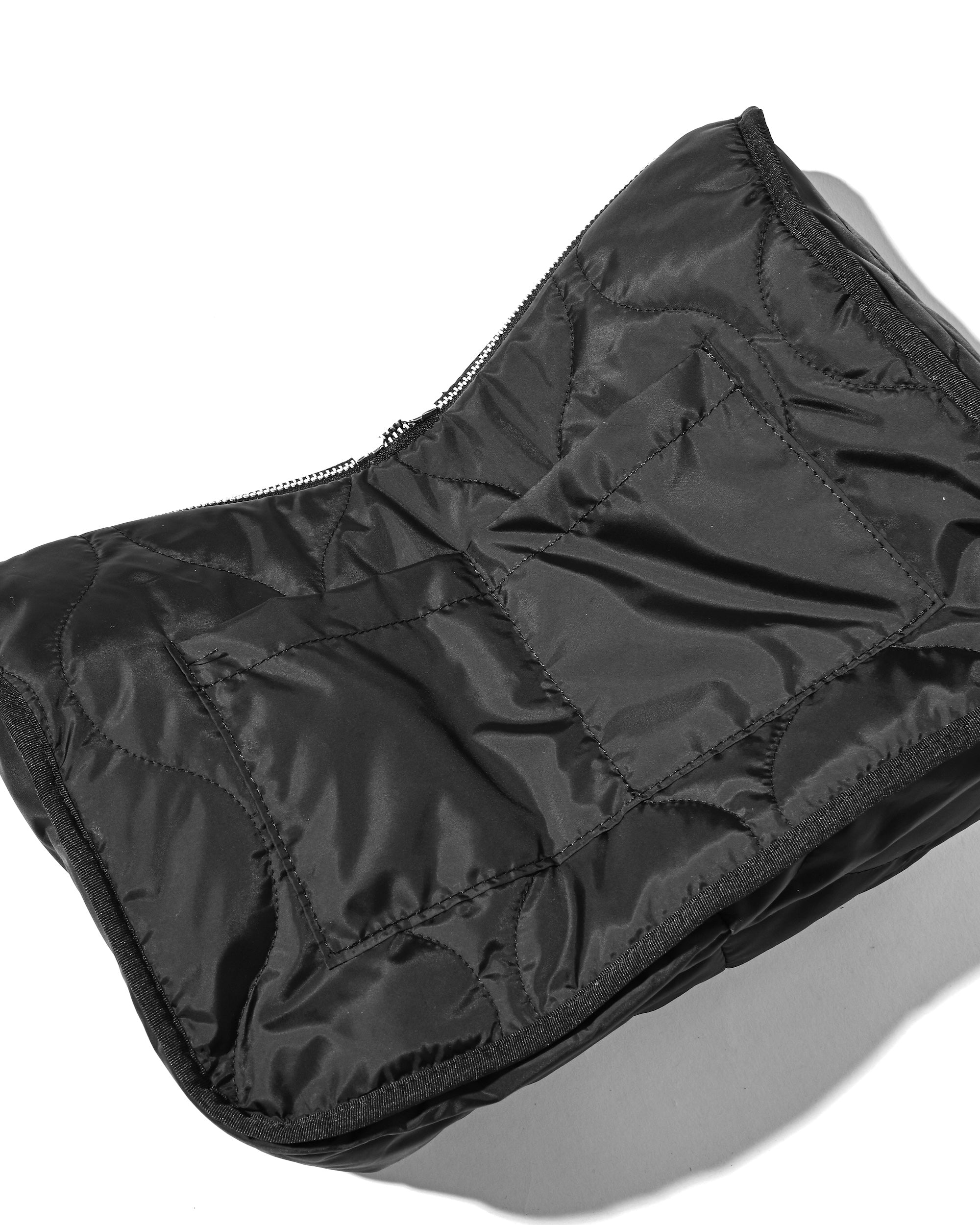 SUEDE DAYOFF BAG (BLACK)