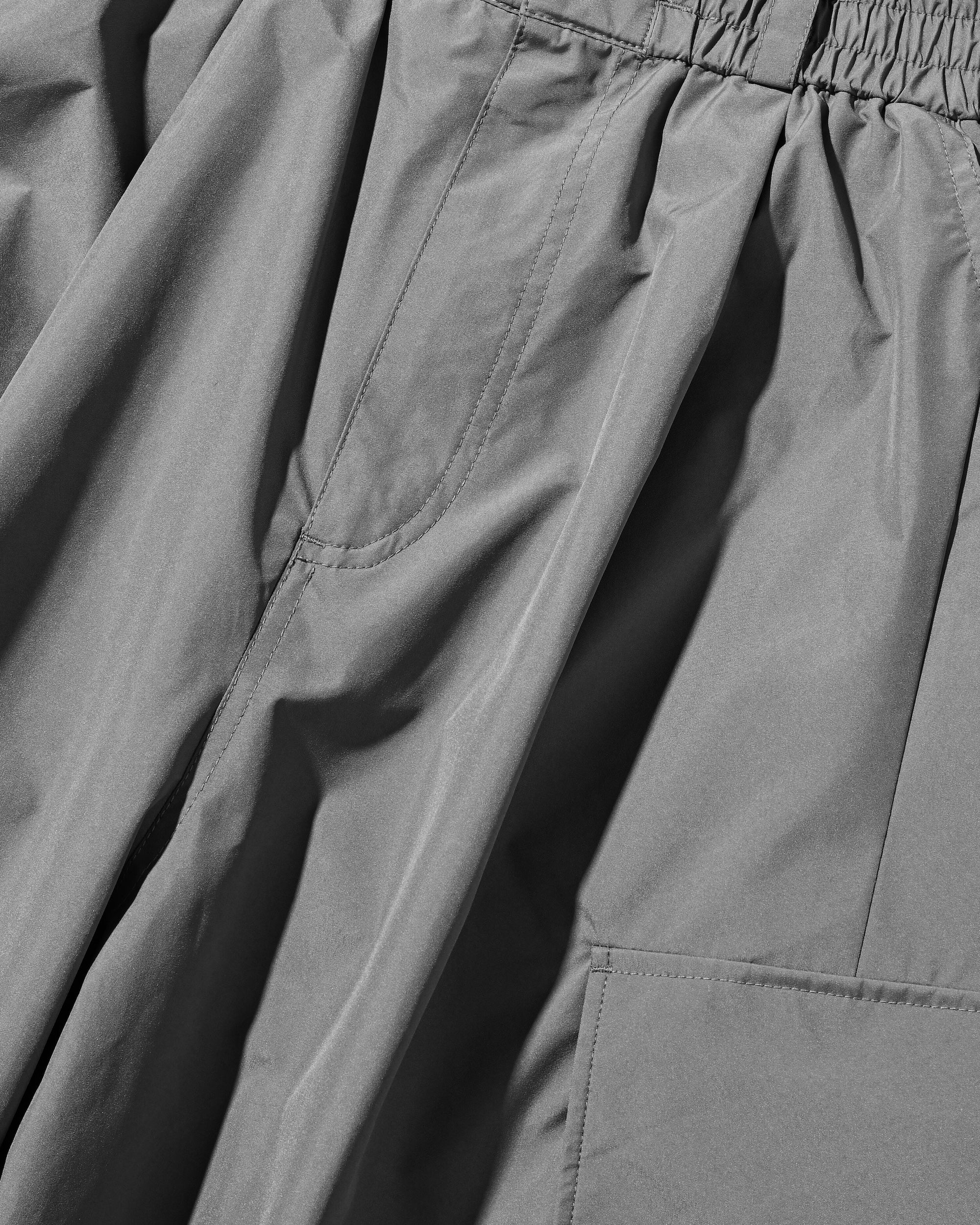 +phenix WINDSTOPPER® by GORE-TEX LABS CITY MEGA POCKET BALLOON CARGO PANTS (CHARCOAL GRAY)