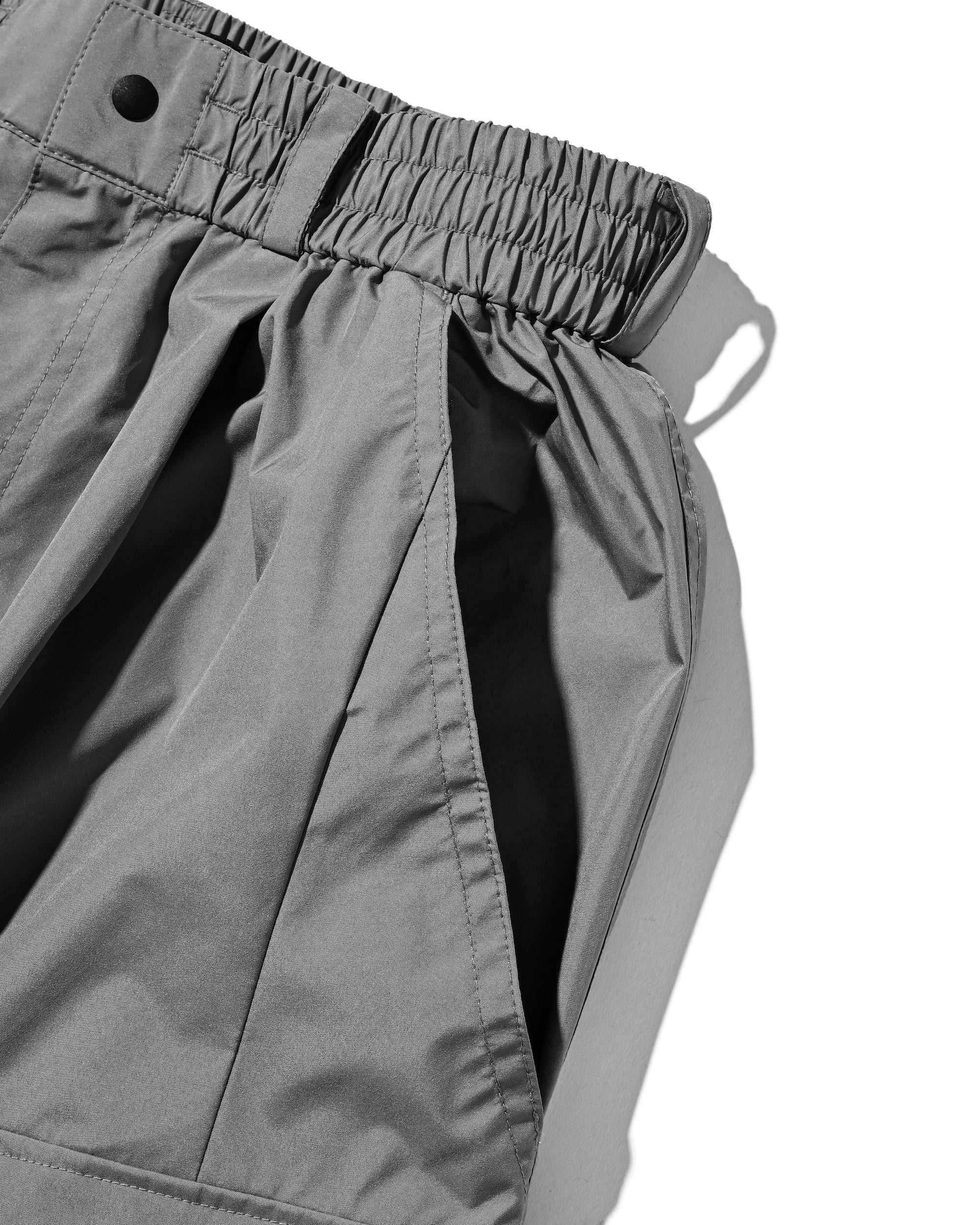 +phenix WINDSTOPPER® by GORE-TEX LABS CITY MEGA POCKET BALLOON CARGO PANTS (CHARCOAL GRAY)