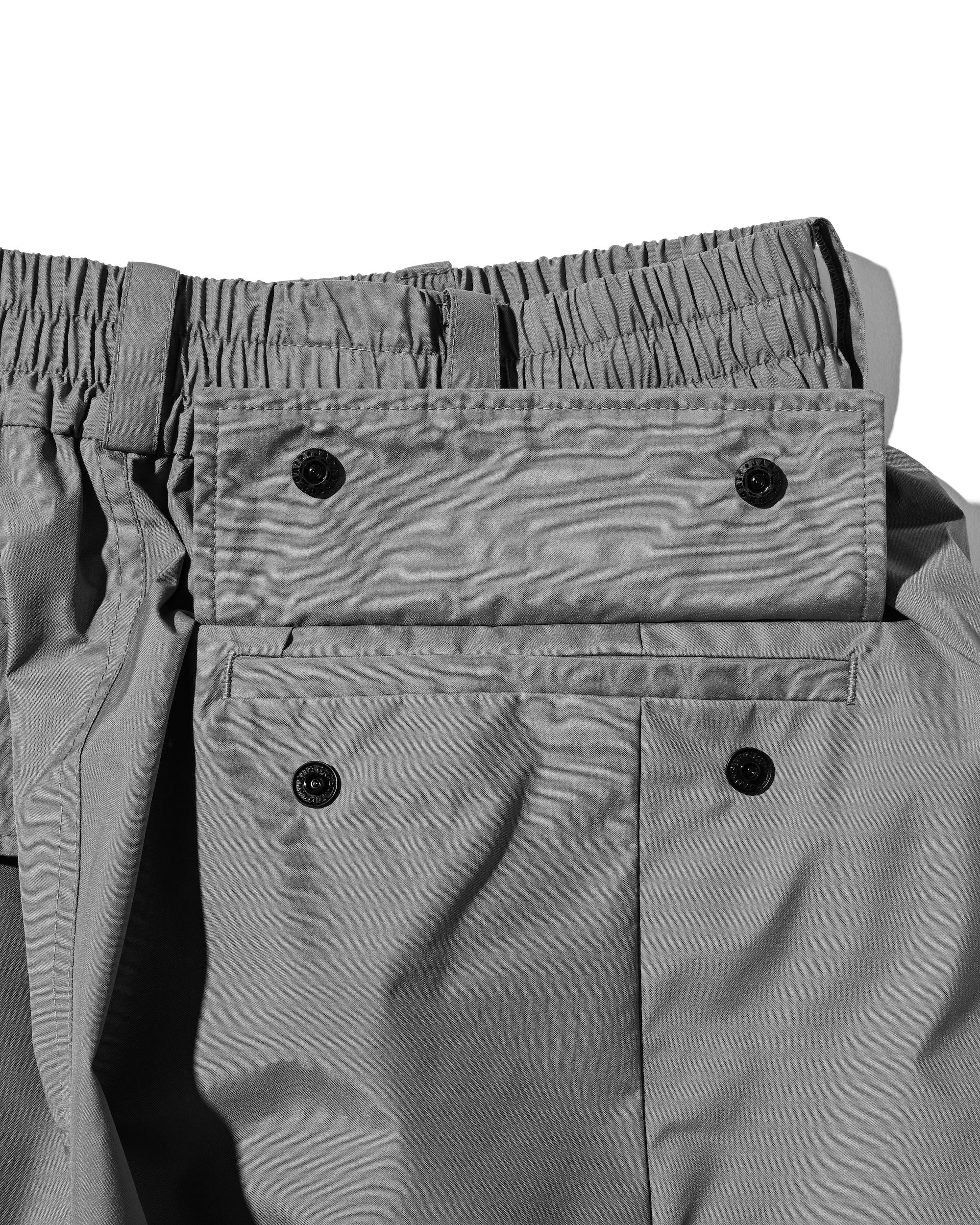 +phenix WINDSTOPPER® by GORE-TEX LABS CITY MEGA POCKET BALLOON CARGO PANTS (CHARCOAL GRAY)