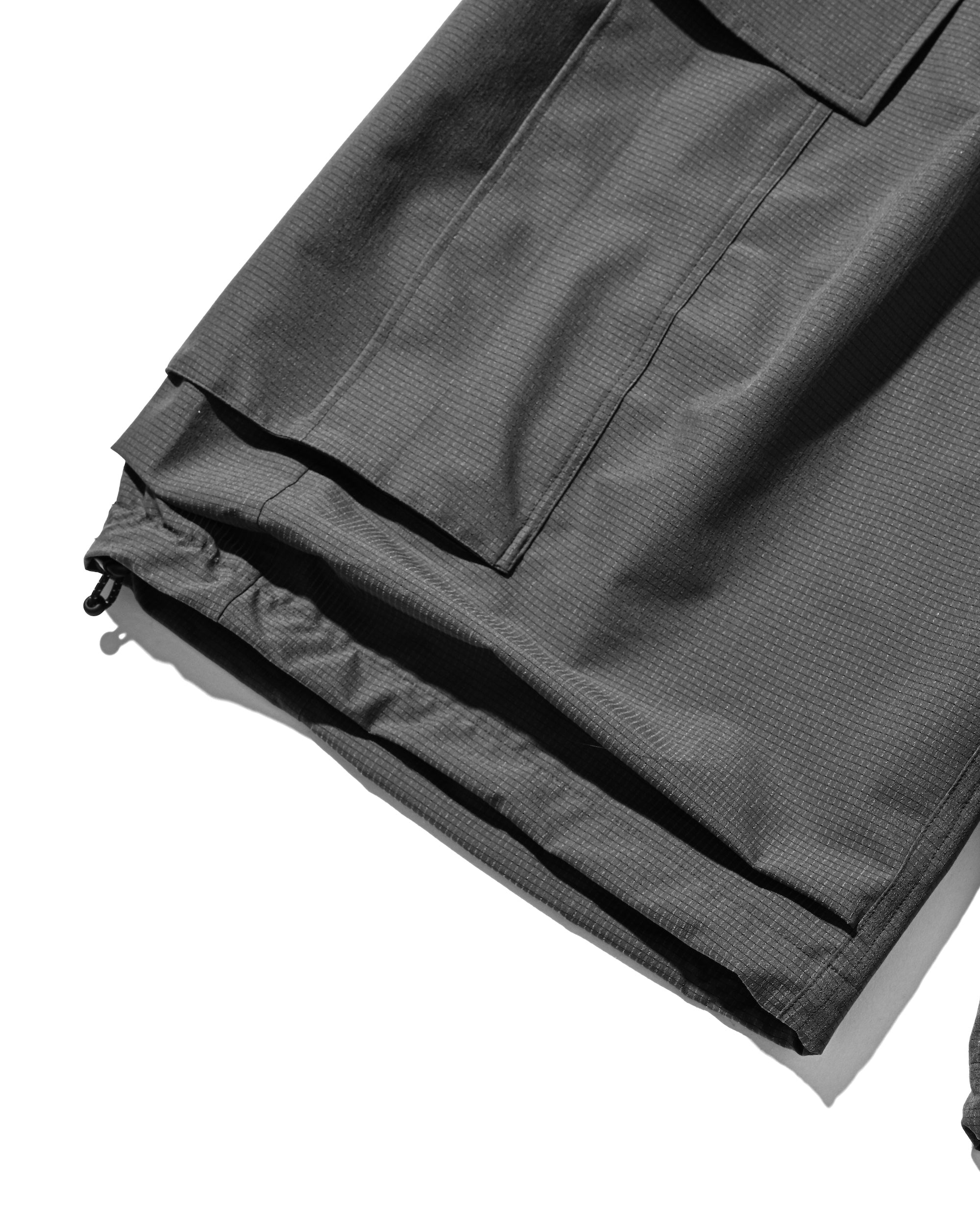 【4.11 SAT 20:00- IN STOCK】COOLDOTS® CITY MEGA POCKET BALLOON CARGO HALF PANTS (CHARCOAL)