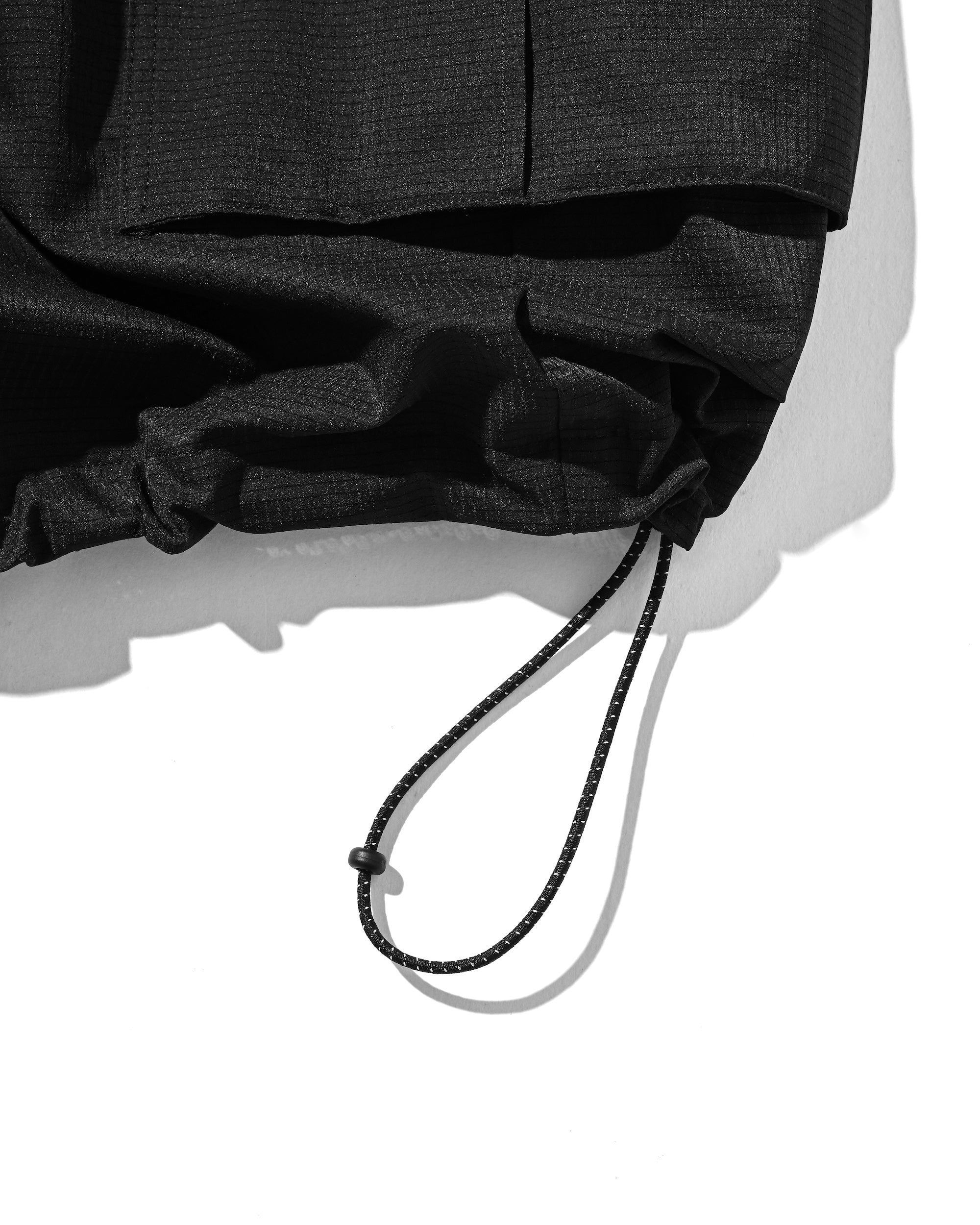 【4.11 SAT 20:00- IN STOCK】COOLDOTS® CITY MEGA POCKET BALLOON CARGO HALF PANTS (BLACK)