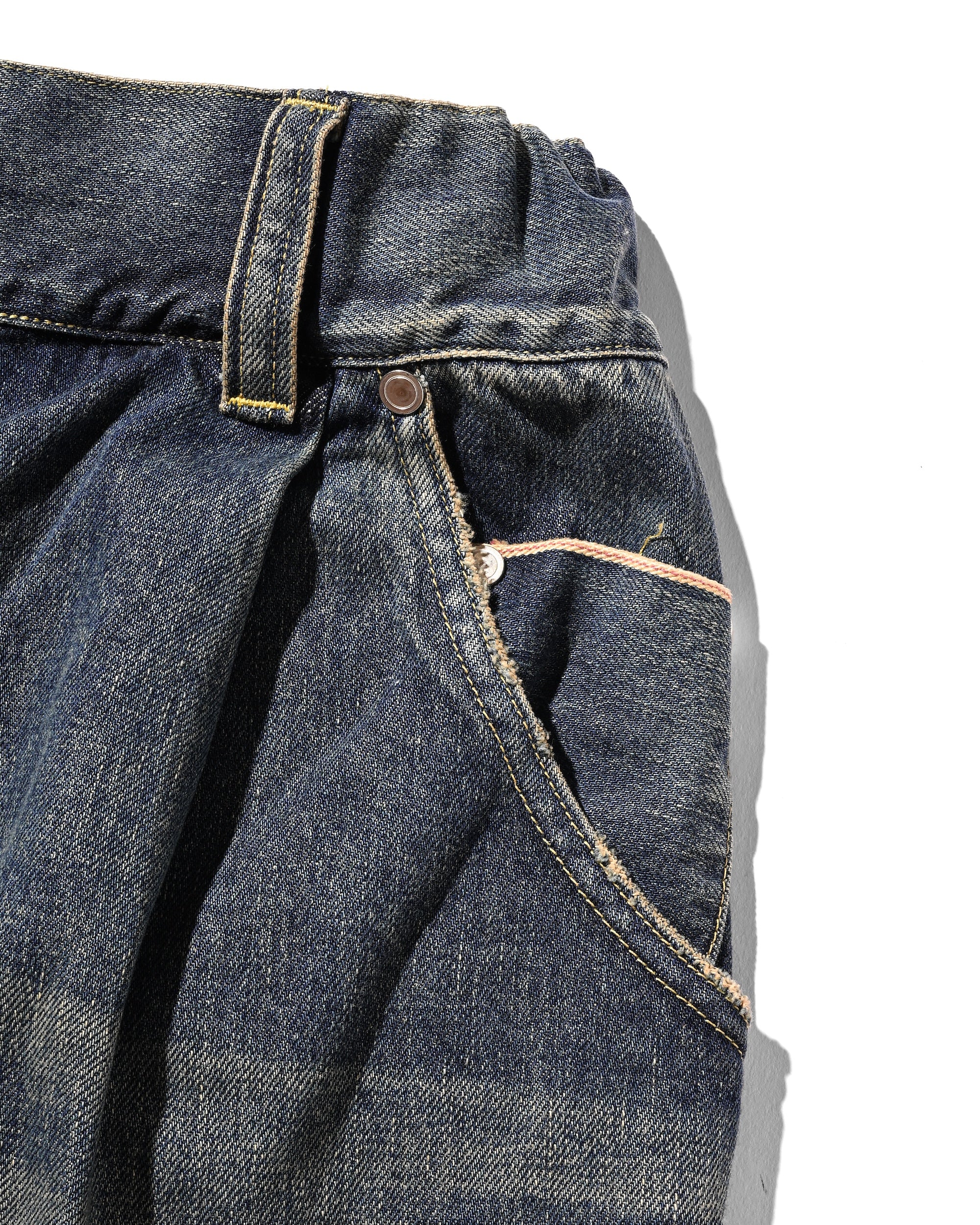 【10.1 WED 20:00- IN STOCK】VINTAGE DYED SELVEDGE DENIM BARREL LEG PANTS (VINTAGE INDIGO)
