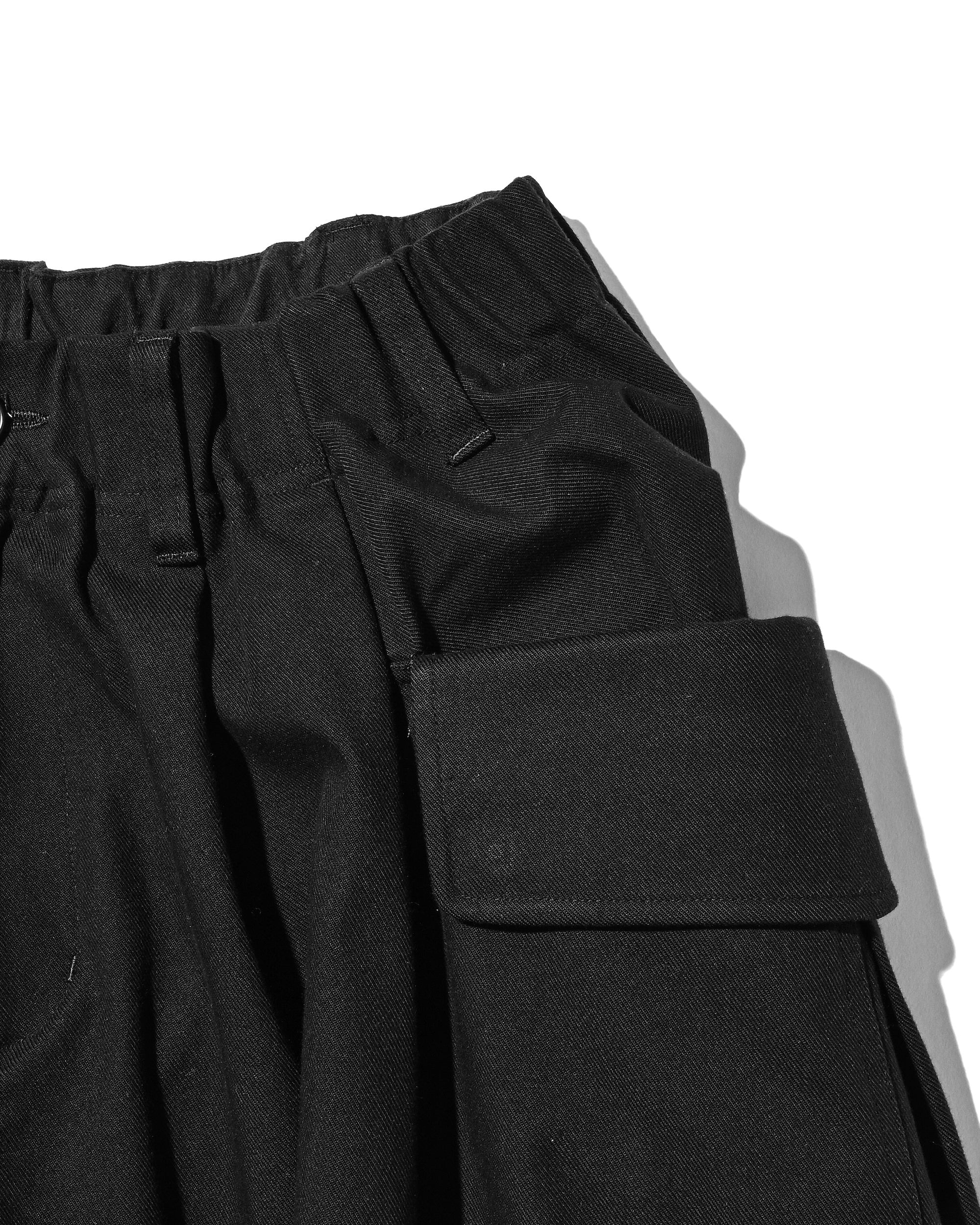 SIDE FLAP CURVE PANTS (BLACK)