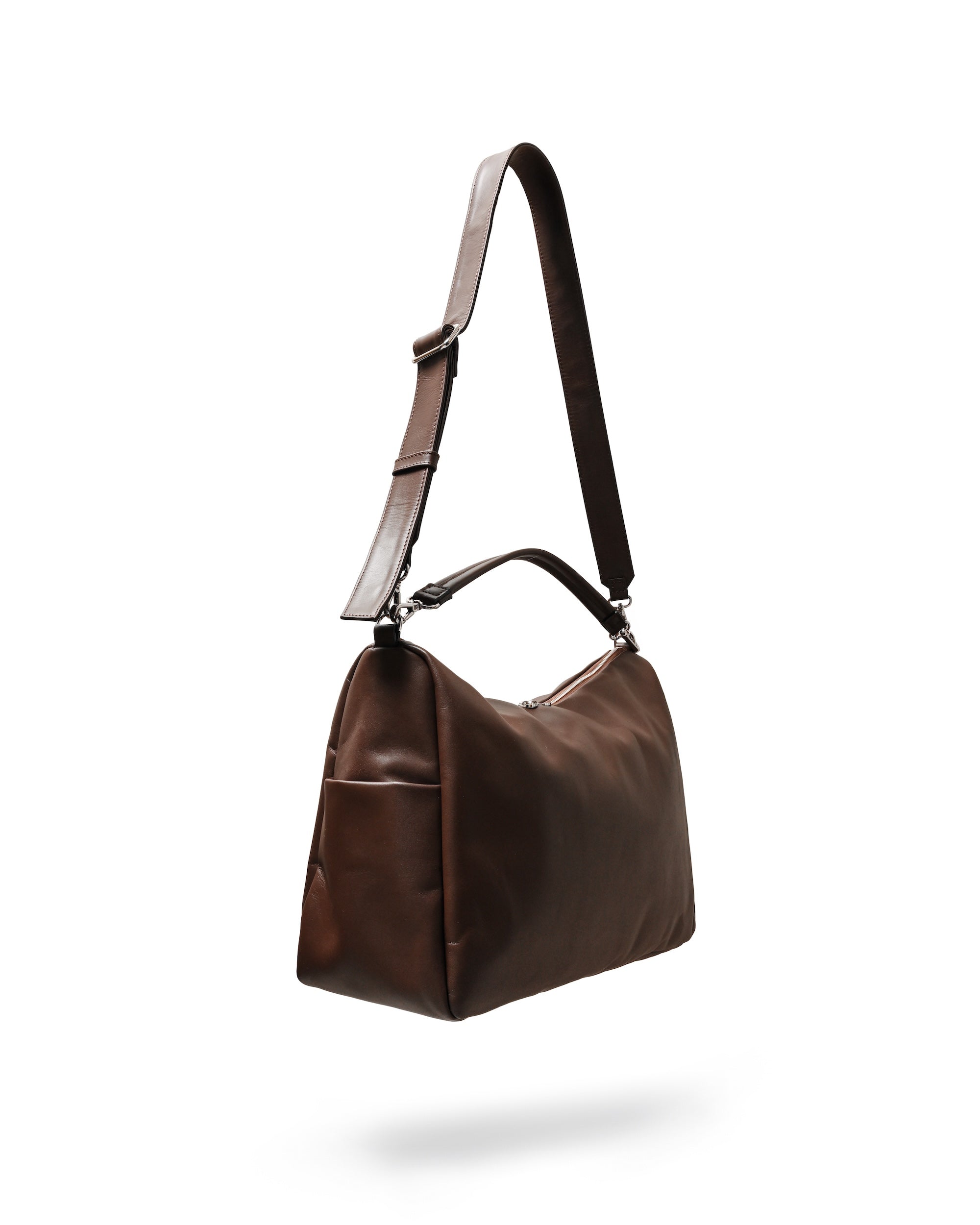 【6.17 WED 20:00- IN STOCK】LEATHER DAYOFF BAG LARGE (BROWN)
