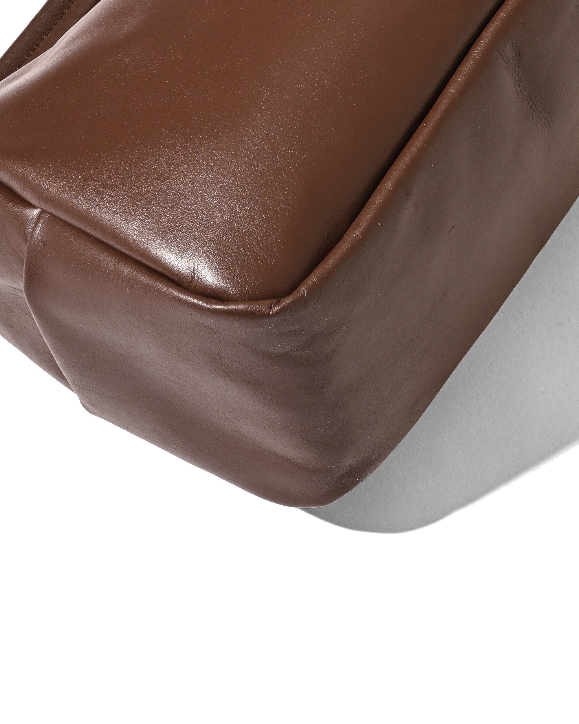 【7.29 WED 20:00- IN STOCK】LEATHER DAYOFF BAG (BROWN)