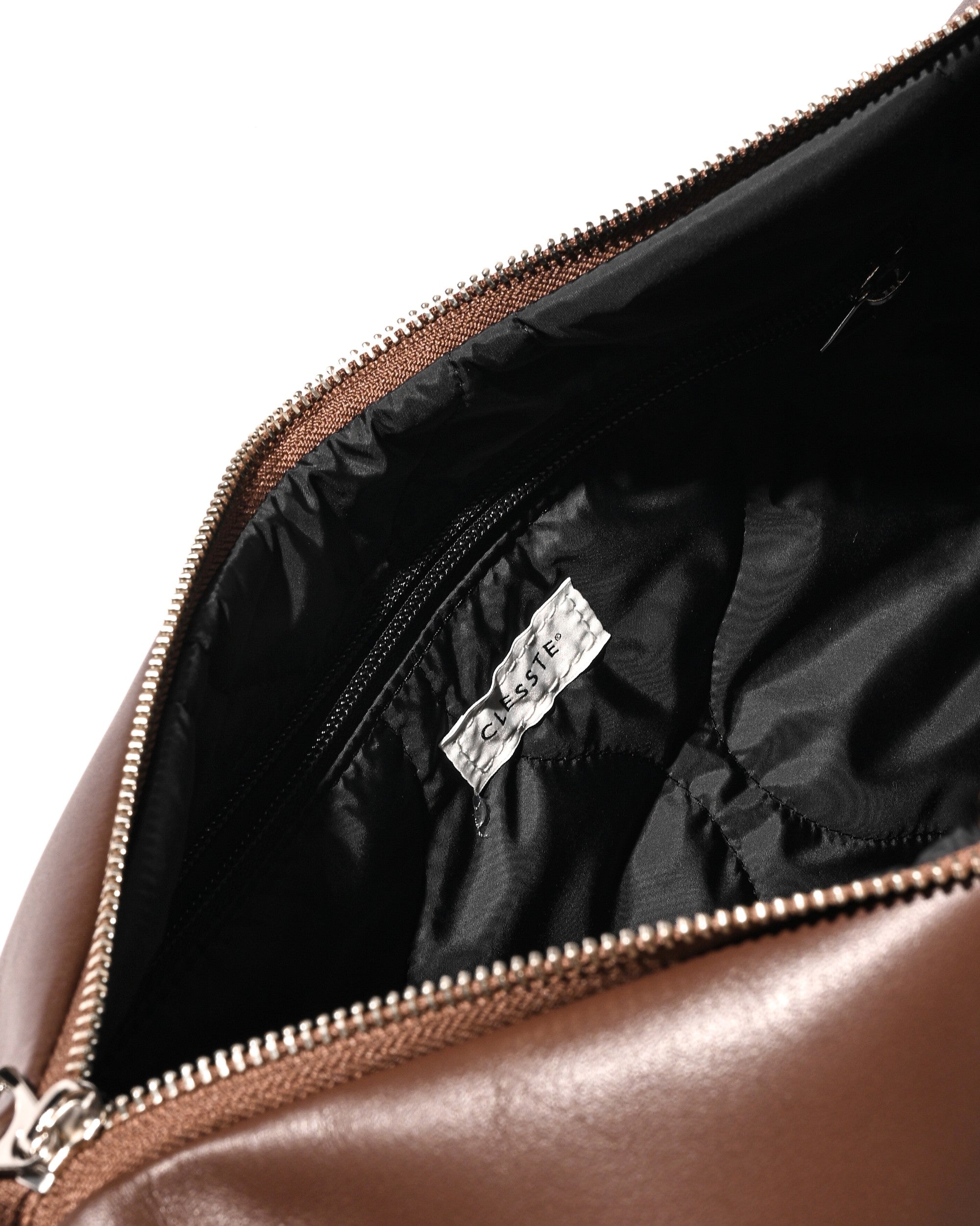 【7.29 WED 20:00- IN STOCK】LEATHER DAYOFF BAG (BROWN)