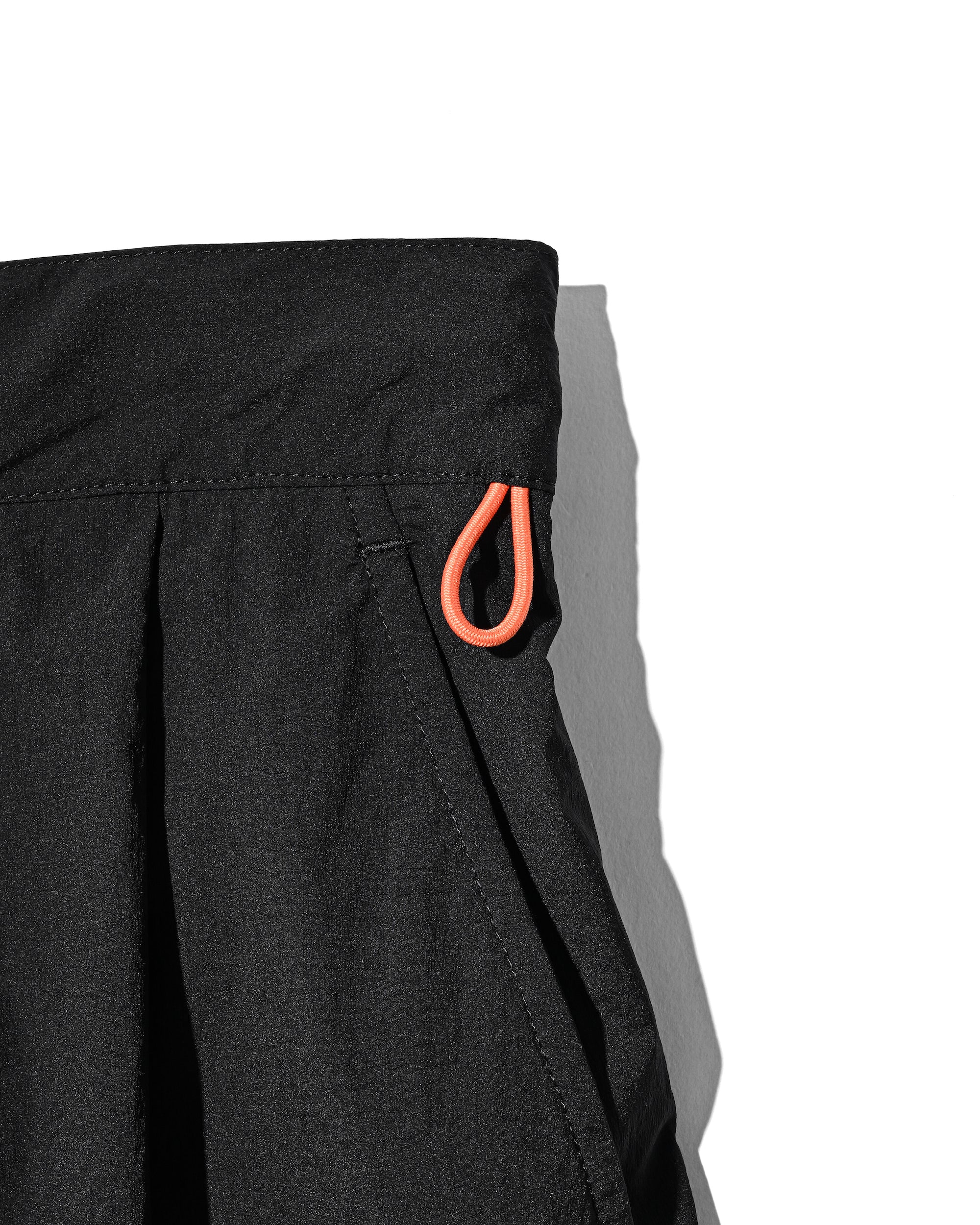 "C” CRISPY NYLON CITY UNIFORM WIDE TAPERED PANTS (BLACK×ORANGE)