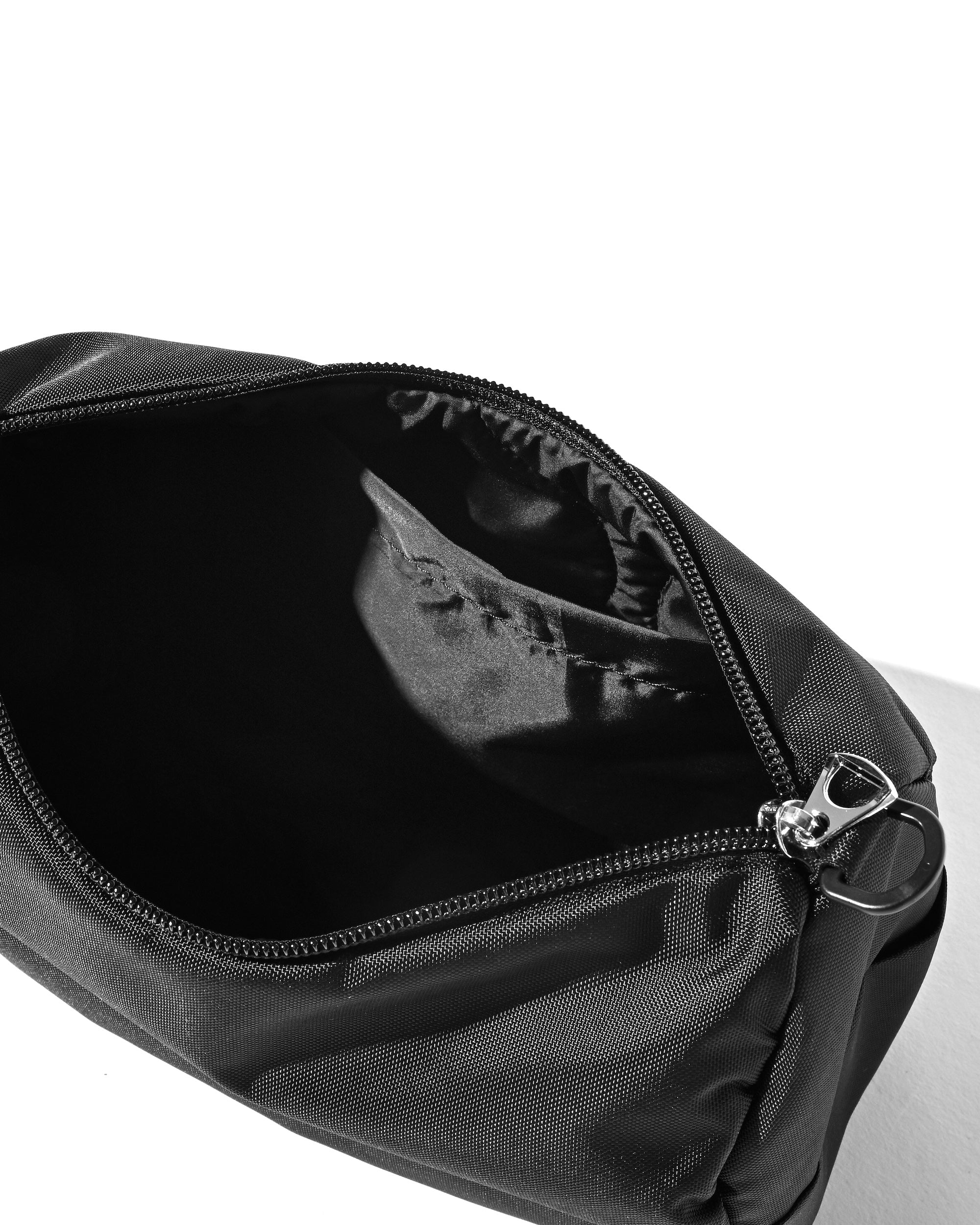 【12.13 SAT 20:00- IN STOCK】DAYOFF BAG MINI (BLACK)