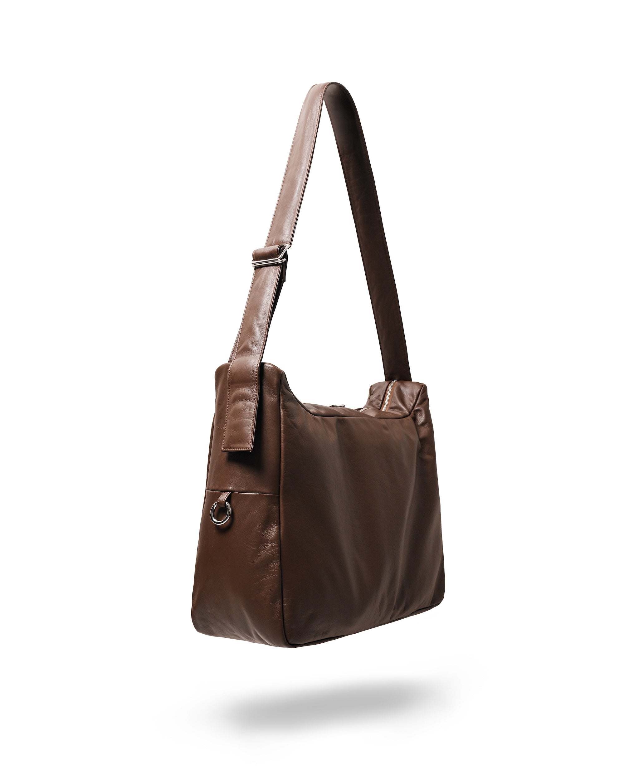 【8.5 WED 20:00- IN STOCK】LEATHER HOLIDAY BAG LARGE (BROWN)