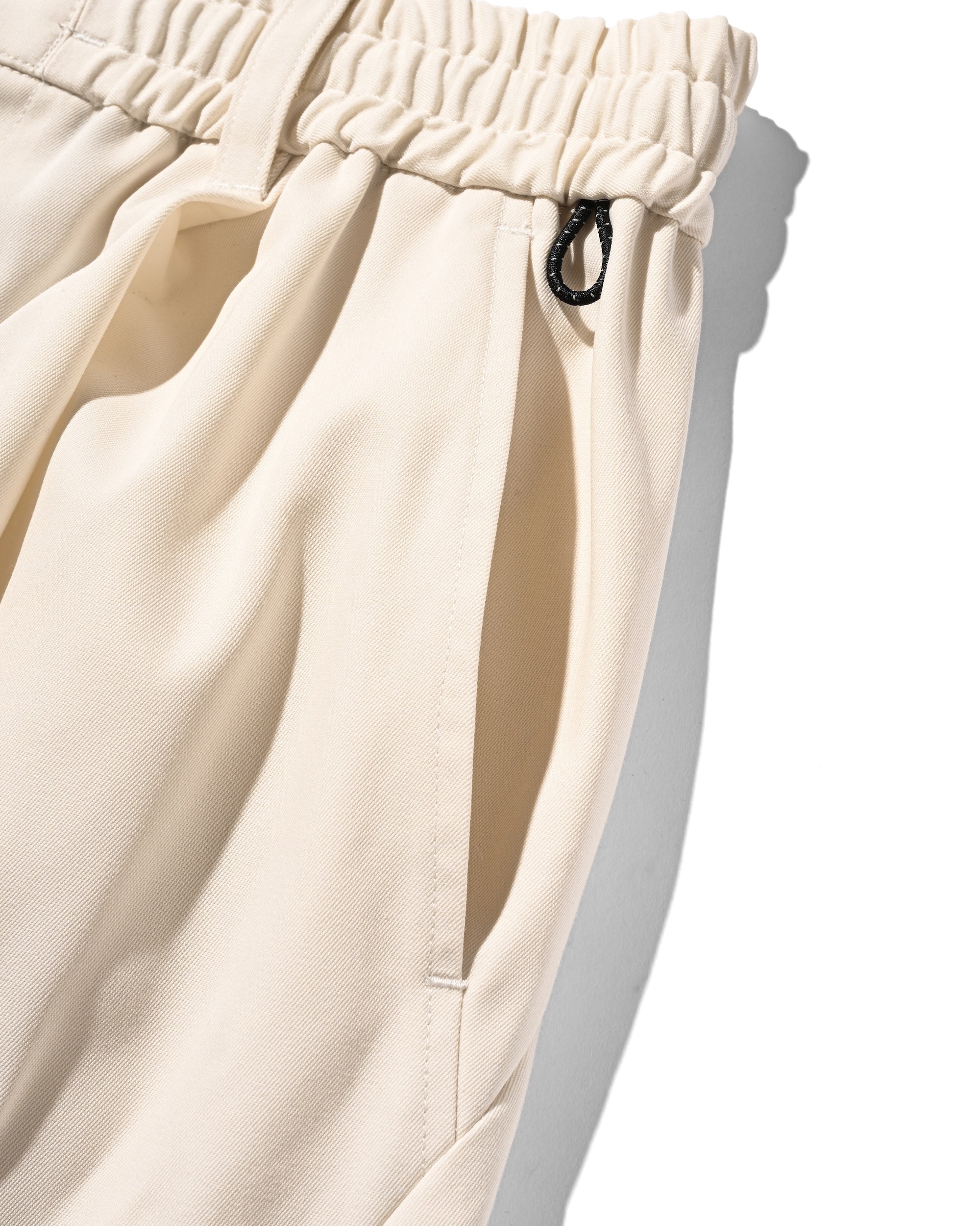 【5.17 SAT 20:00- IN STOCK】MASSIVE TWISTED PANTS (IVORY)
