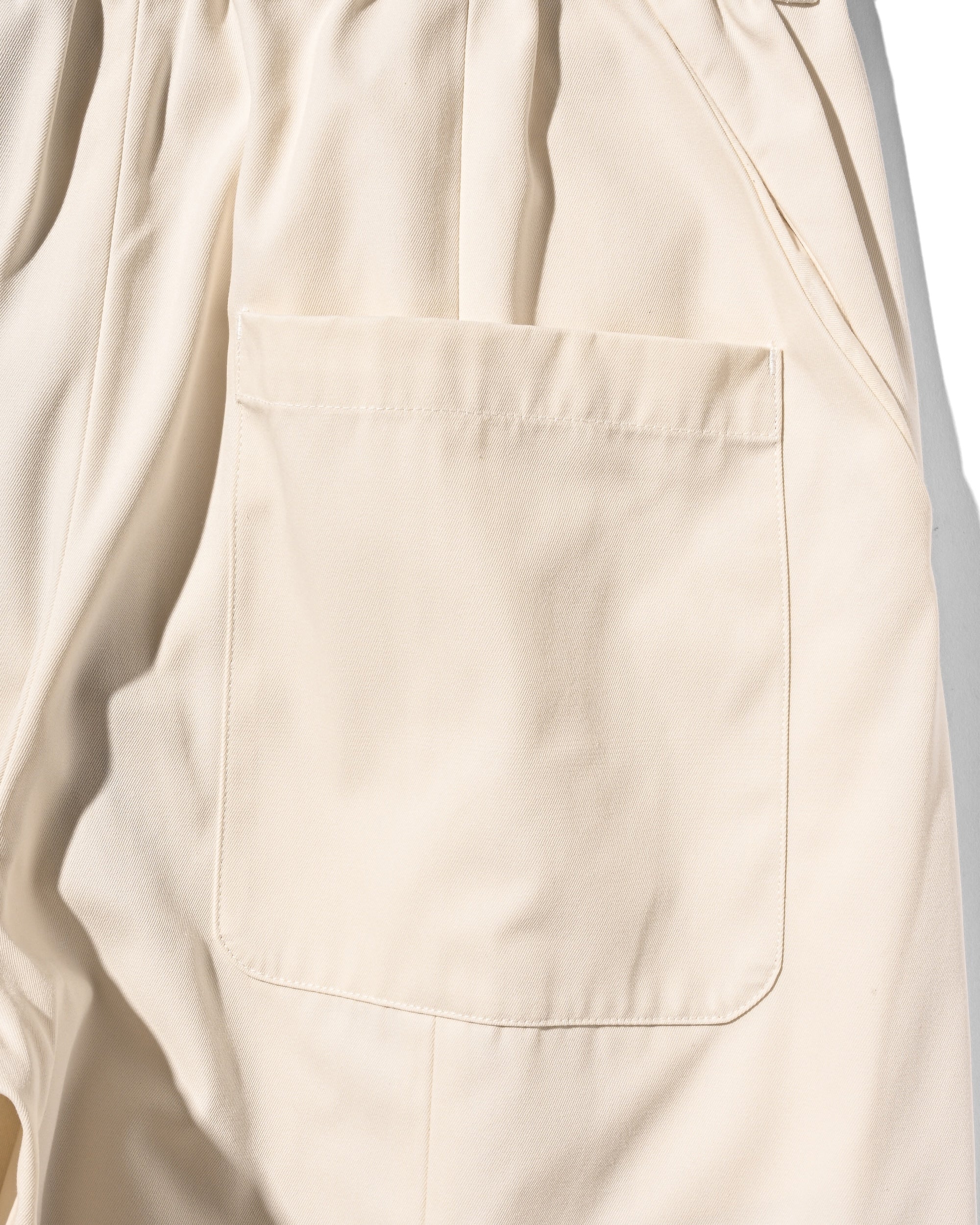 【5.17 SAT 20:00- IN STOCK】MASSIVE TWISTED PANTS (IVORY)