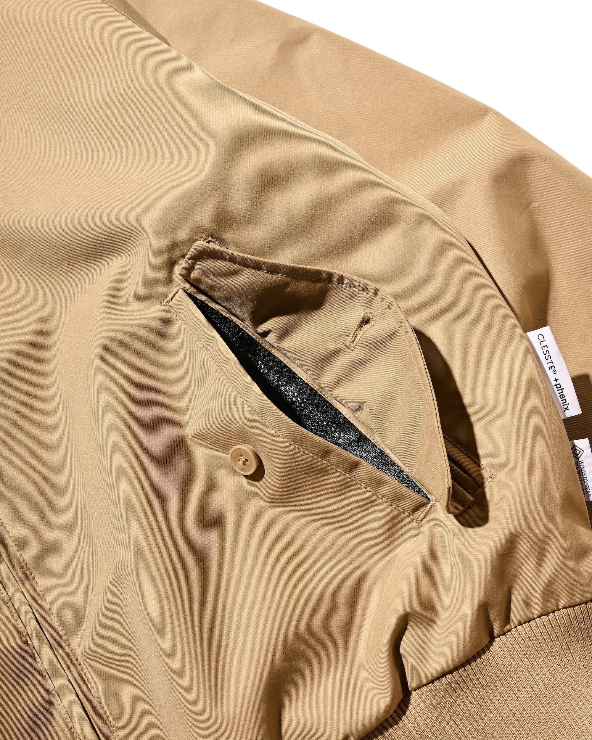 【10.29 WED 20:00- IN STOCK】+phenix WINDSTOPPER® by GORE-TEX LABS TWILL CITY HARRINGTON JACKET (CARAMEL BEIGE)