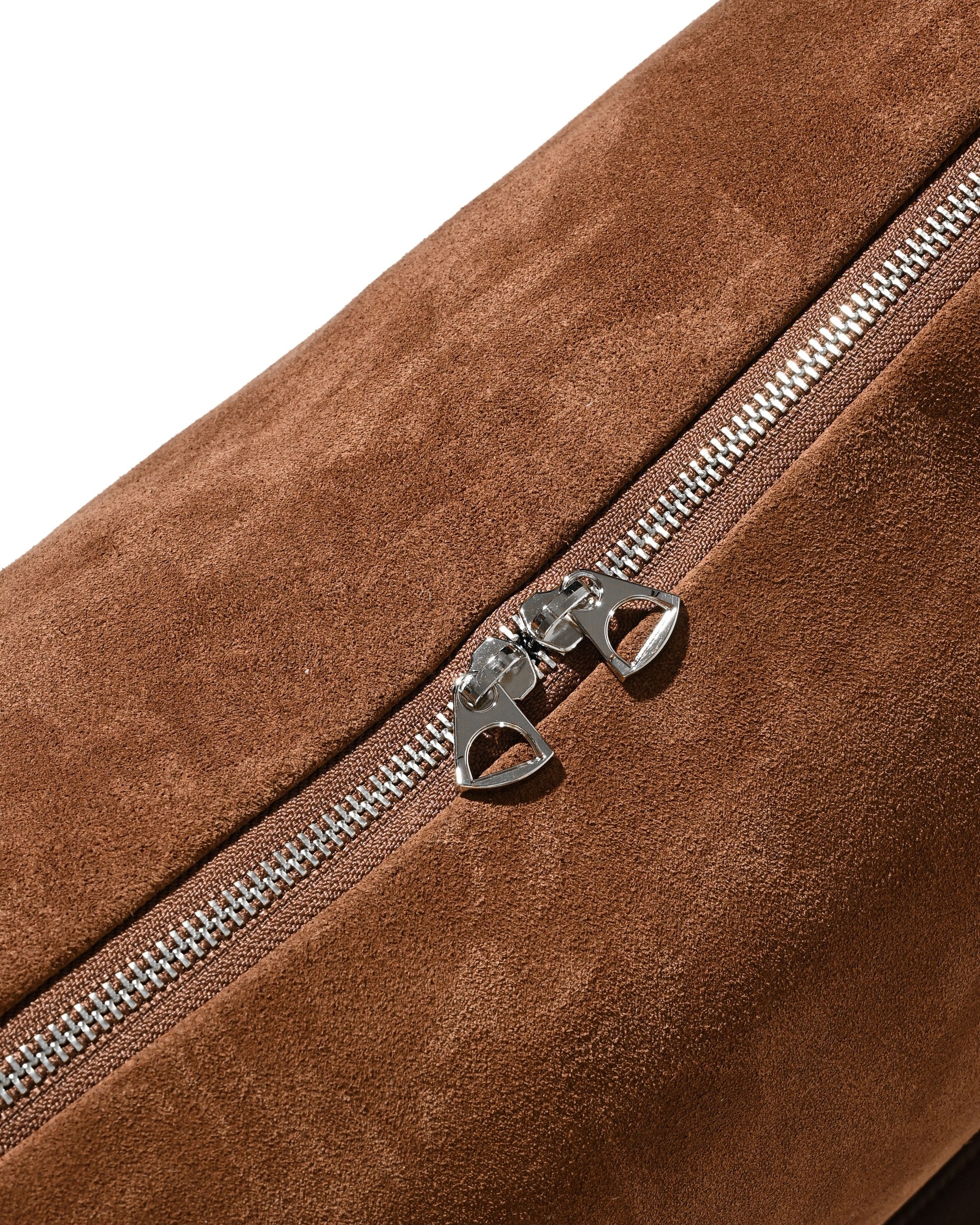 SUEDE DAYOFF BAG LARGE (BROWN)
