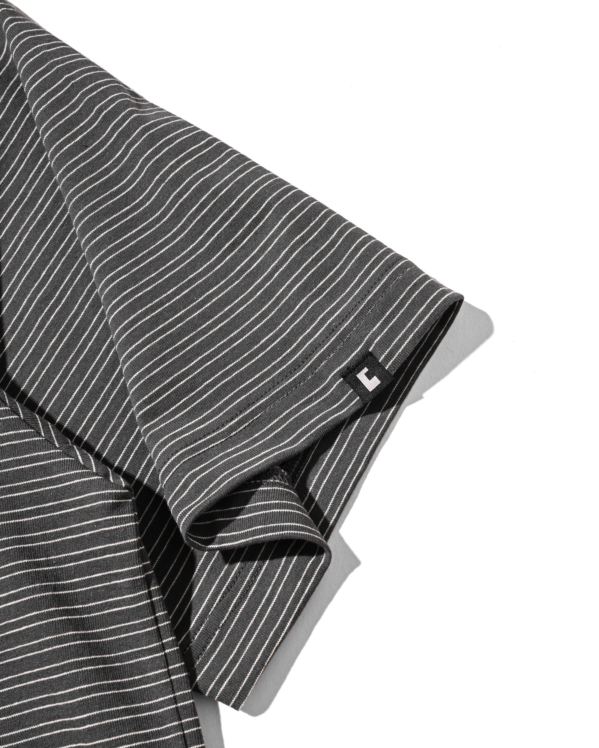 MICRO STRIPE S/S T-SHIRT WITH DRAWSTRINGS (GRAY)
