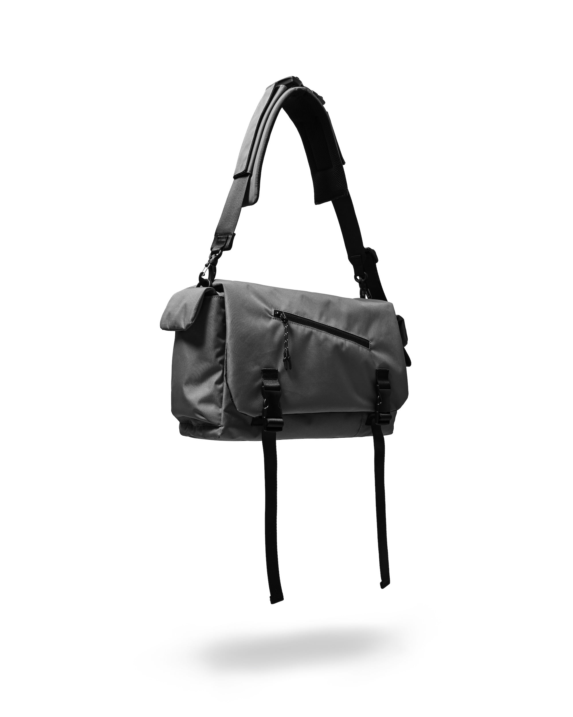 【6.13 SAT 20:00- IN STOCK】JOURNEY CROSS MESSENGER BAG (GRAY)
