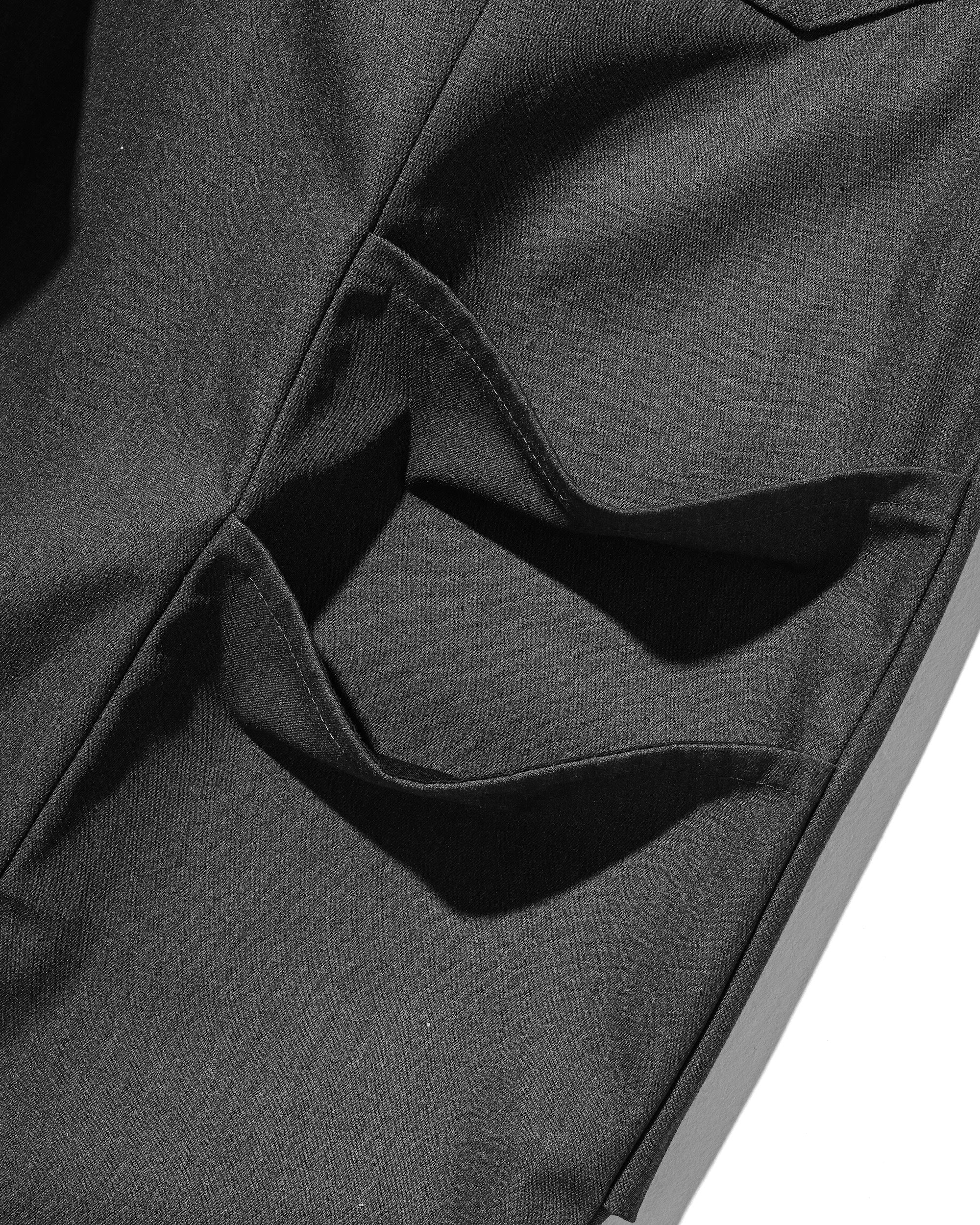 T/C GABARDINE CITY MASSIVE UTILITY CROPPED PANTS (CHARCOAL)