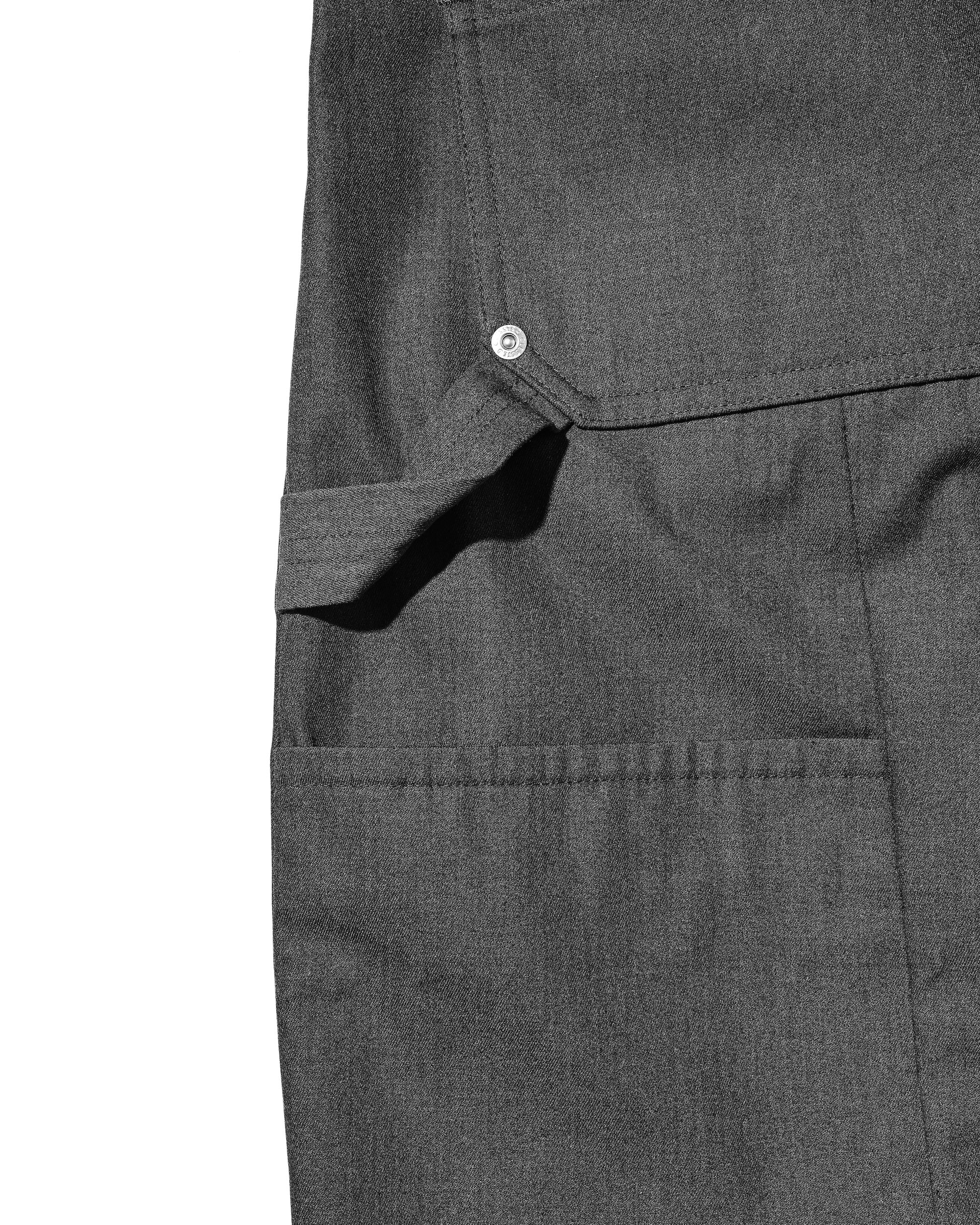 T/C GABARDINE CITY MASSIVE UTILITY CROPPED PANTS (CHARCOAL)