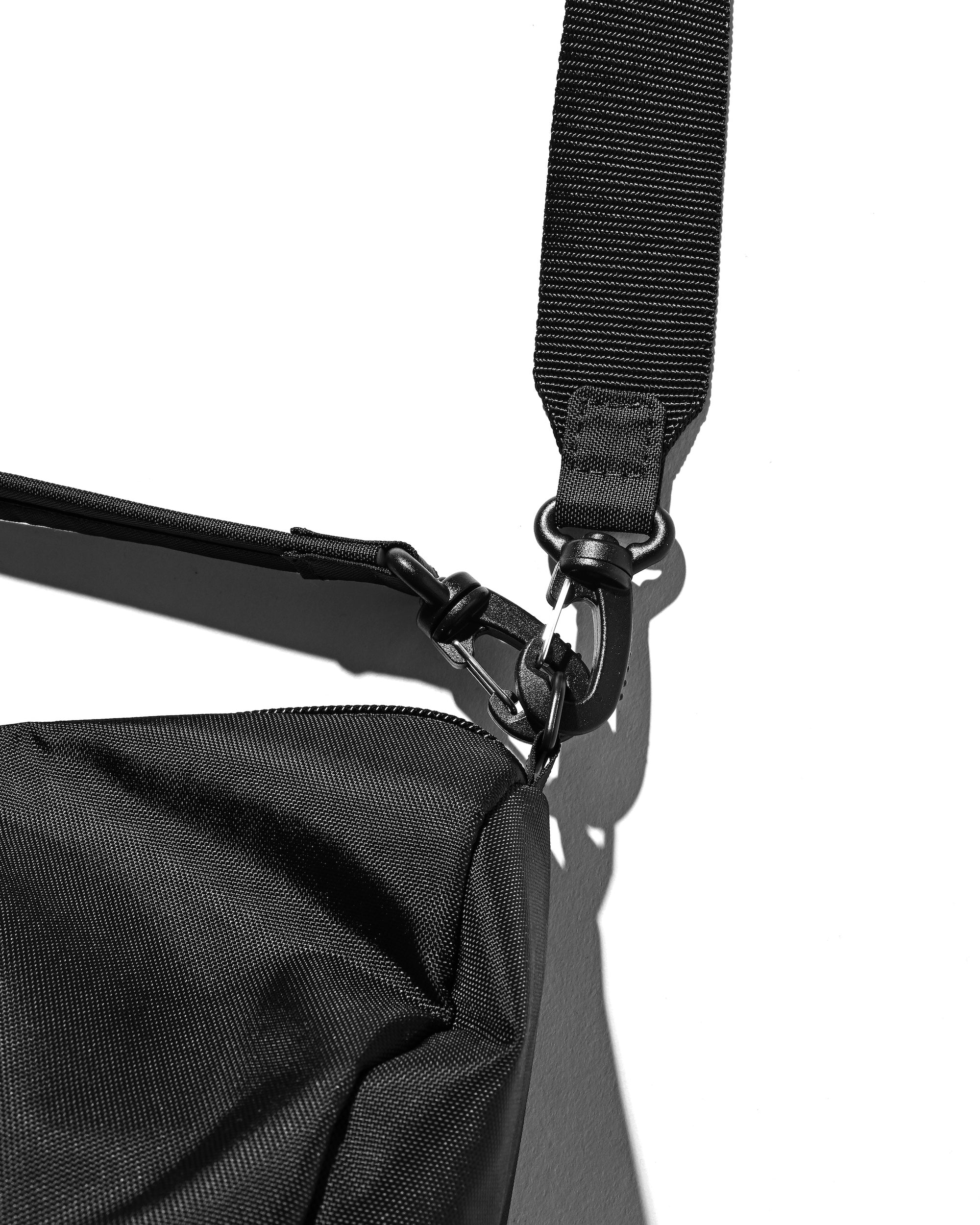 【2.18 WED 20:00- IN STOCK】DAYOFF BAG (BLACK)