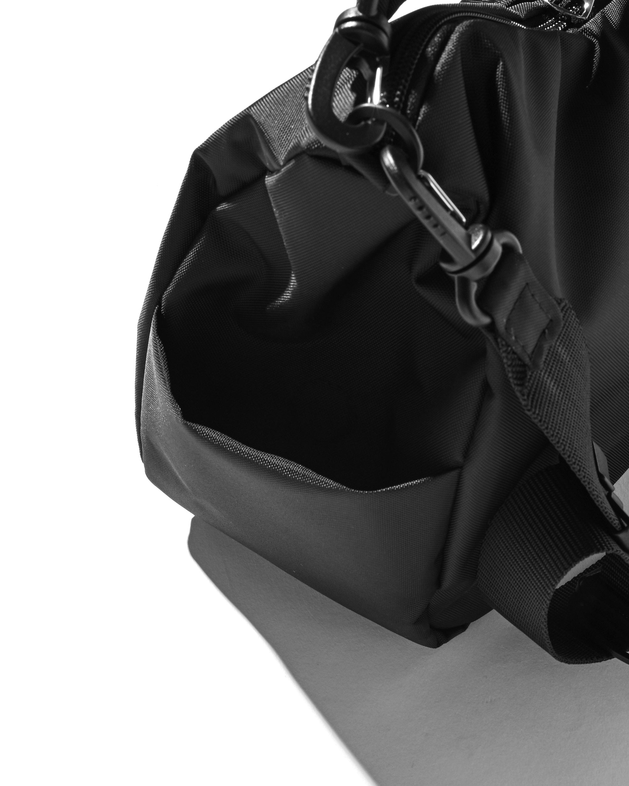 【2.18 WED 20:00- IN STOCK】DAYOFF BAG (BLACK)