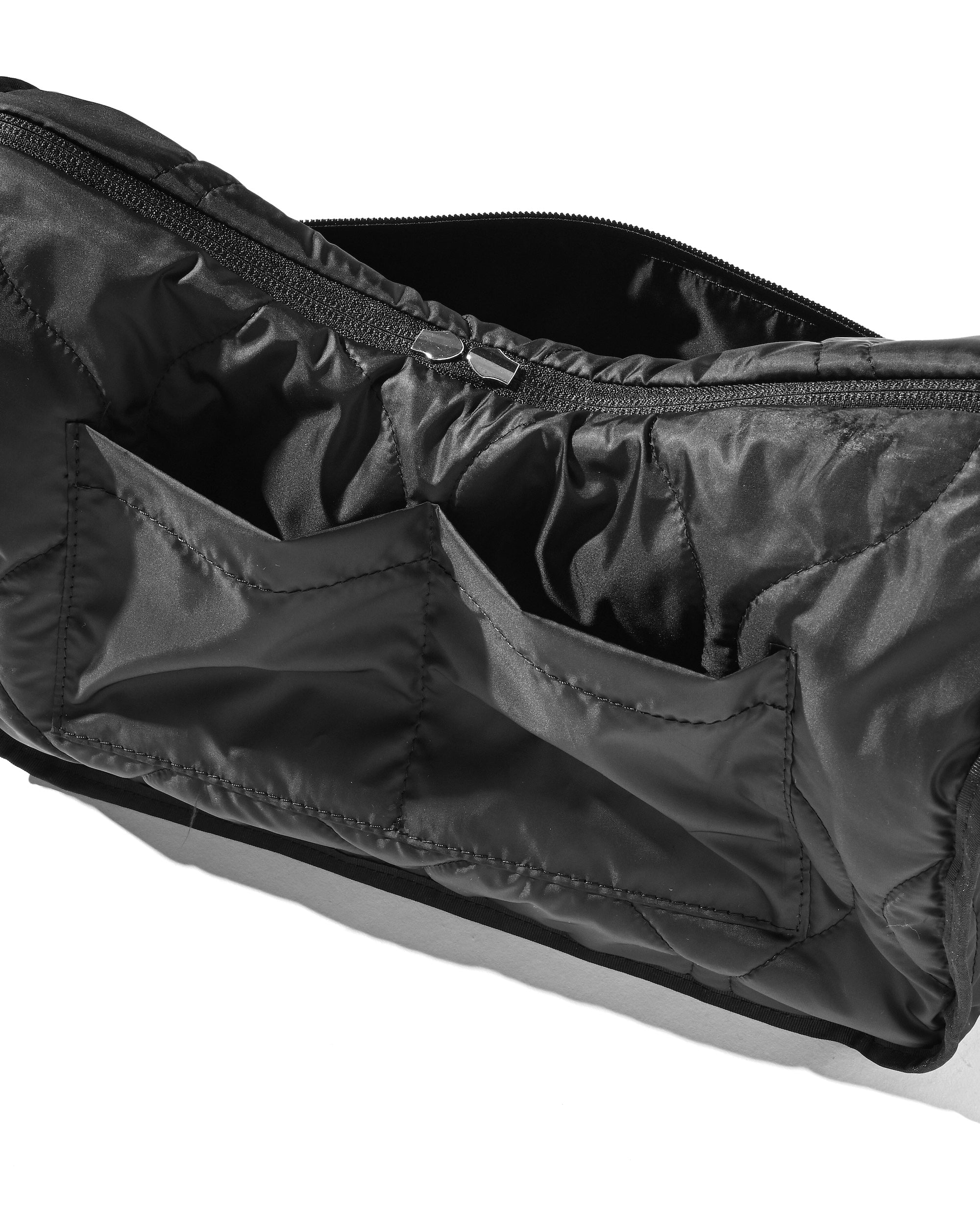 【2.18 WED 20:00- IN STOCK】DAYOFF BAG (BLACK)