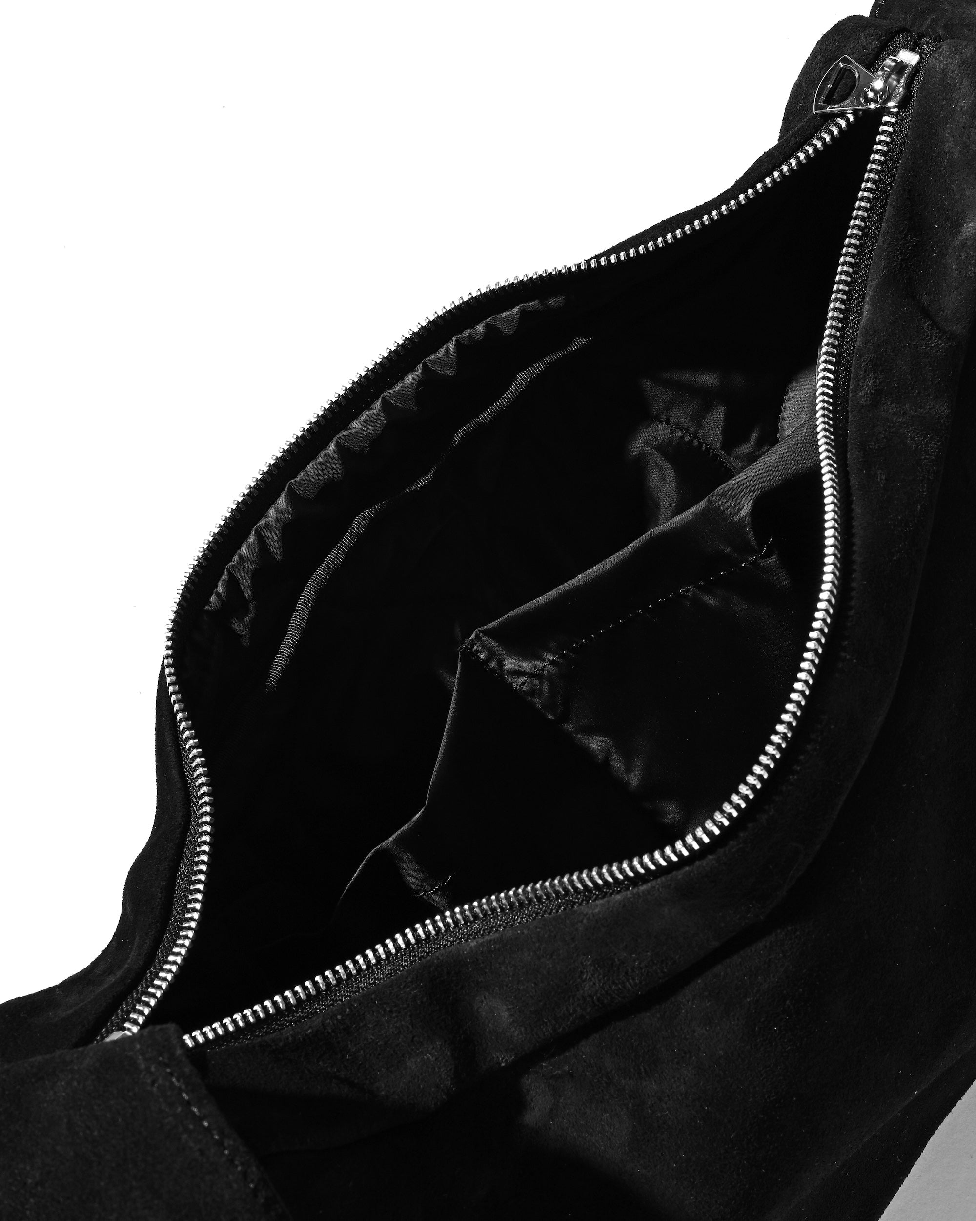 【1.7 WED 20:00- IN STOCK】SUEDE HOLIDAY BAG (BLACK)