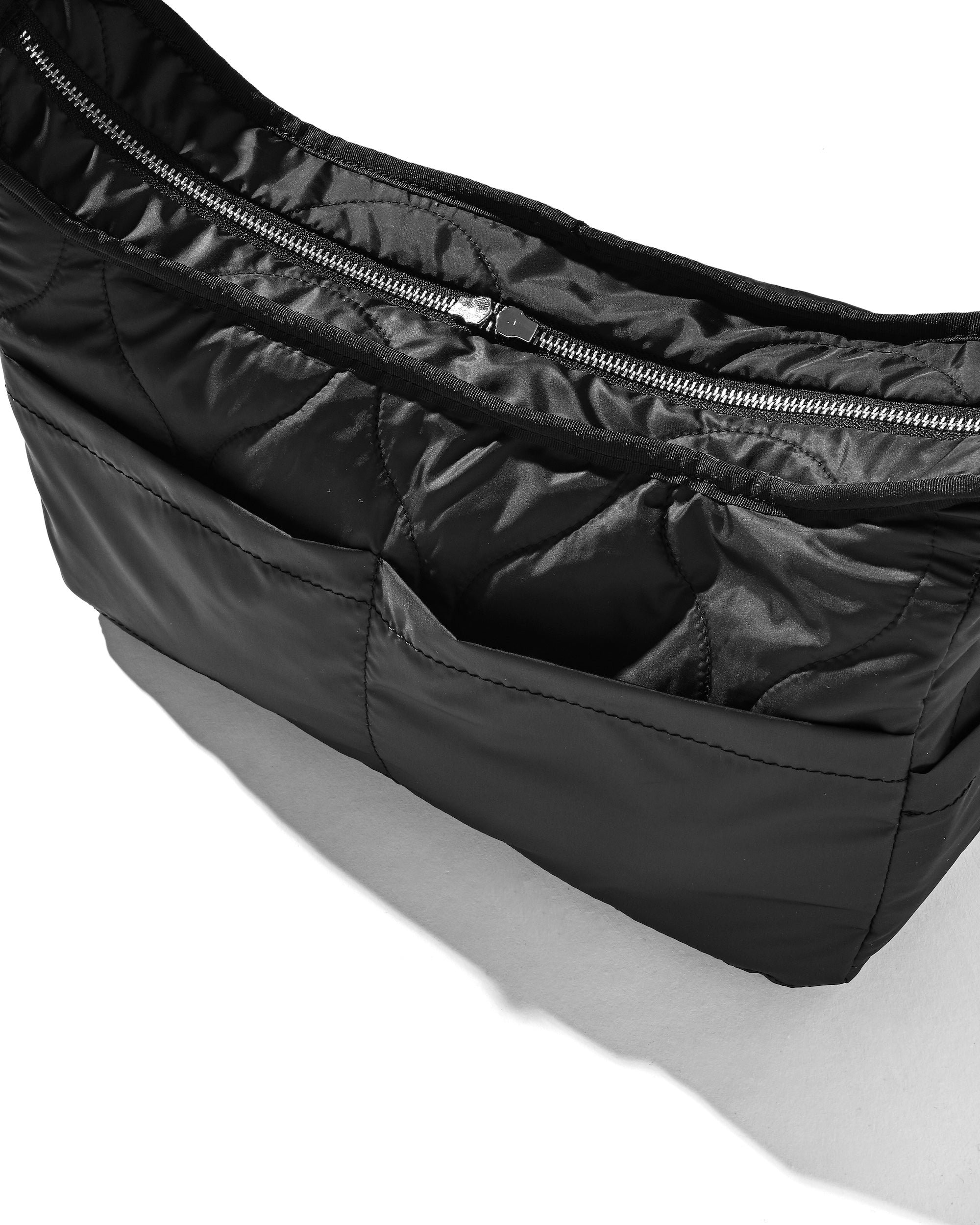 【1.7 WED 20:00- IN STOCK】SUEDE HOLIDAY BAG (BLACK)