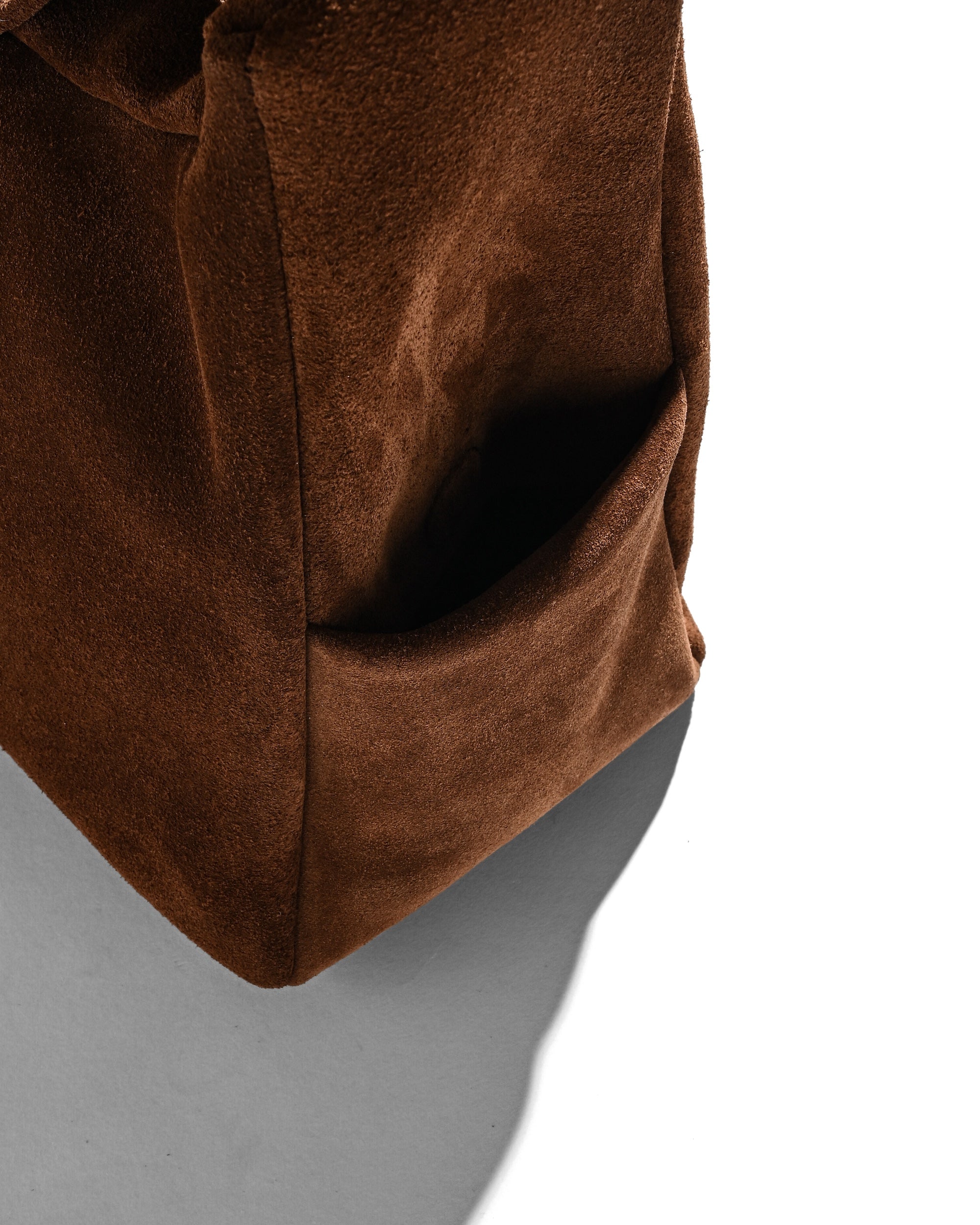 【1.7 WED 20:00- IN STOCK】SUEDE HOLIDAY BAG (BROWN)