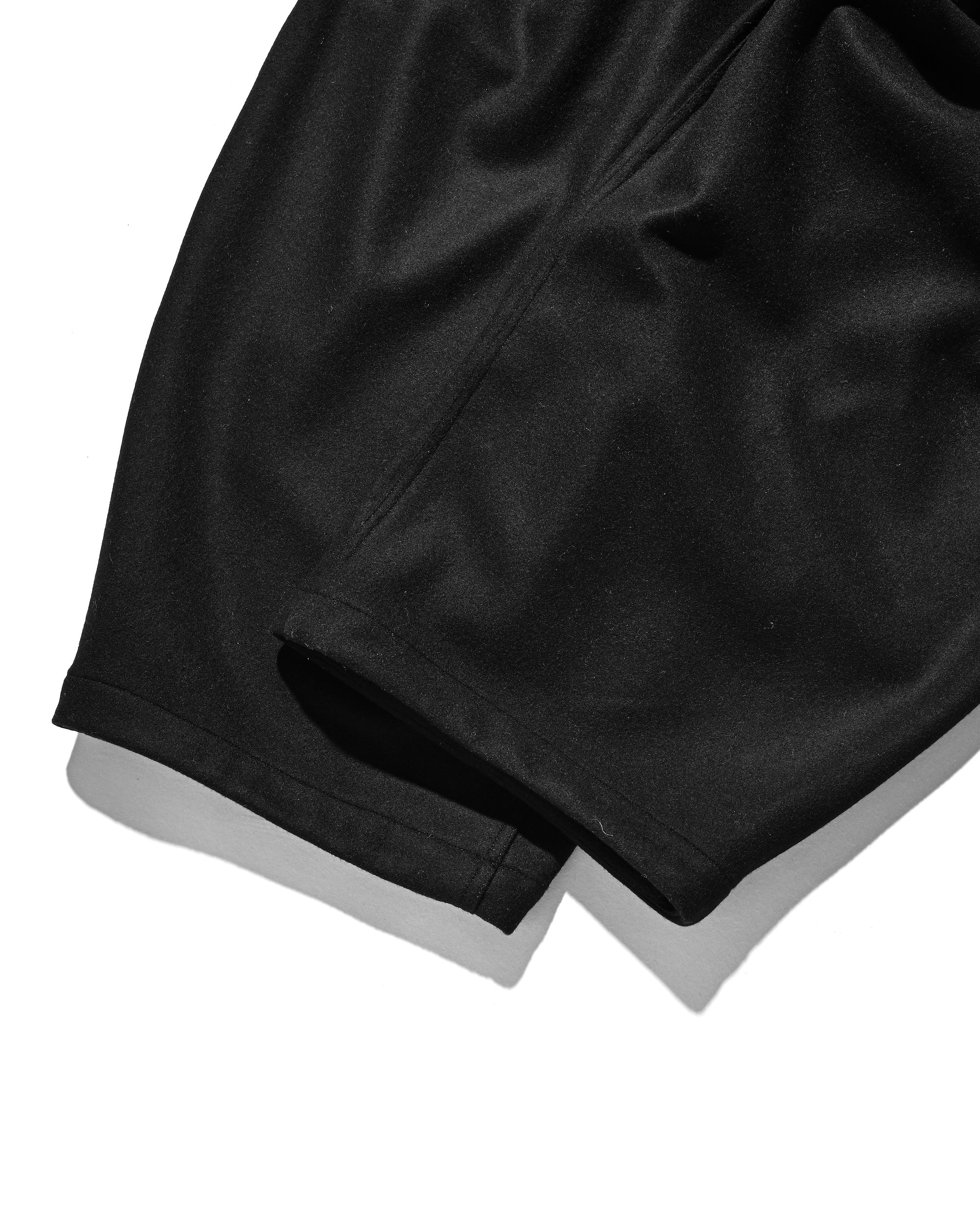 【5월 말 전달 예정】MASSIVE PANTS